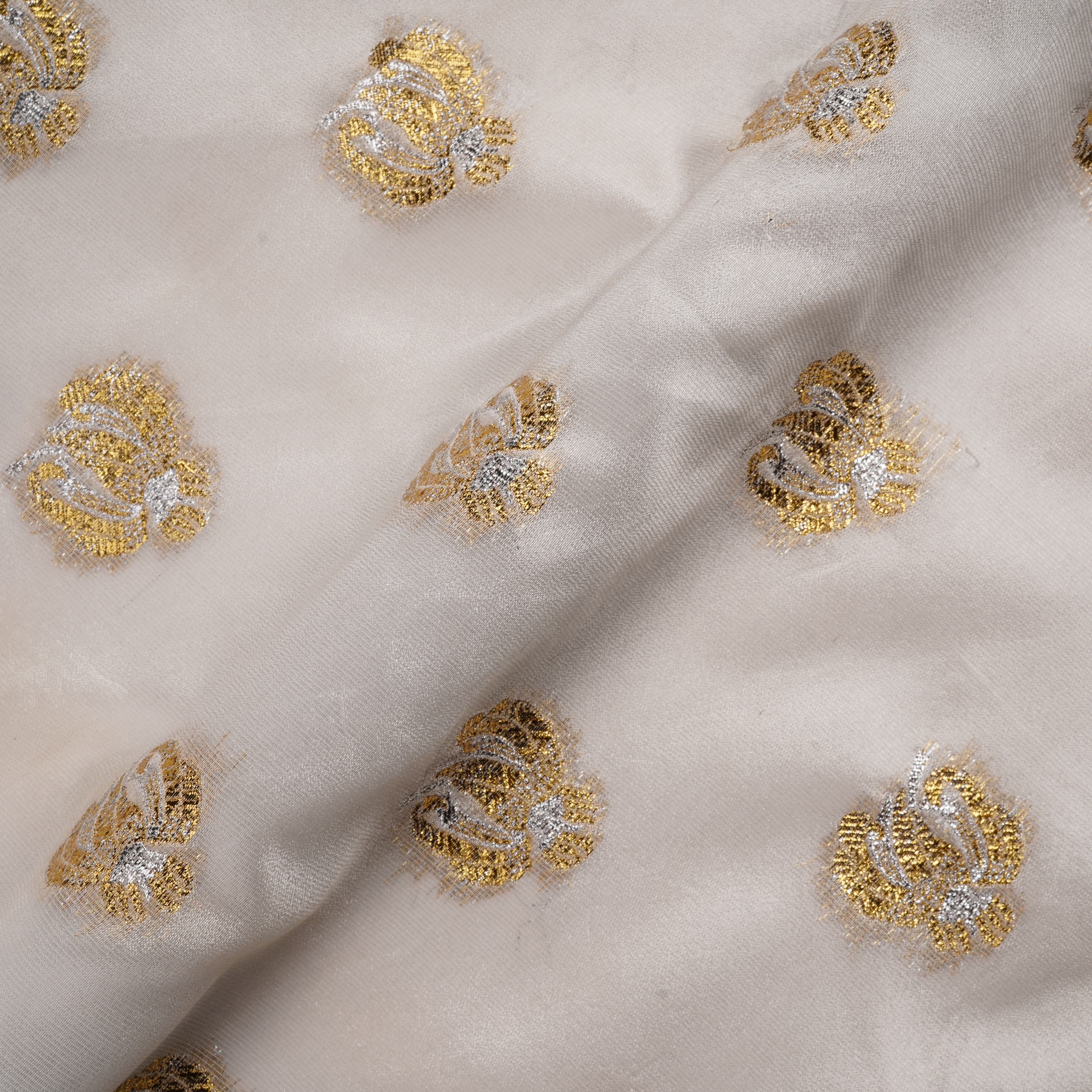 Zarvaan – Sheesha Self with Buti