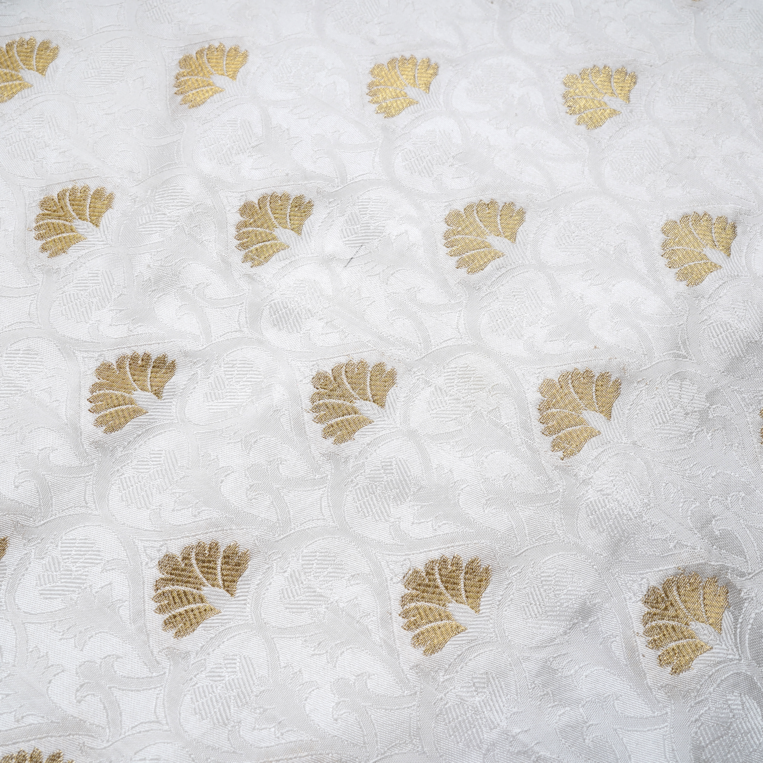 Morwarid – Pure Katan Satin Jamawar Peacock Buti