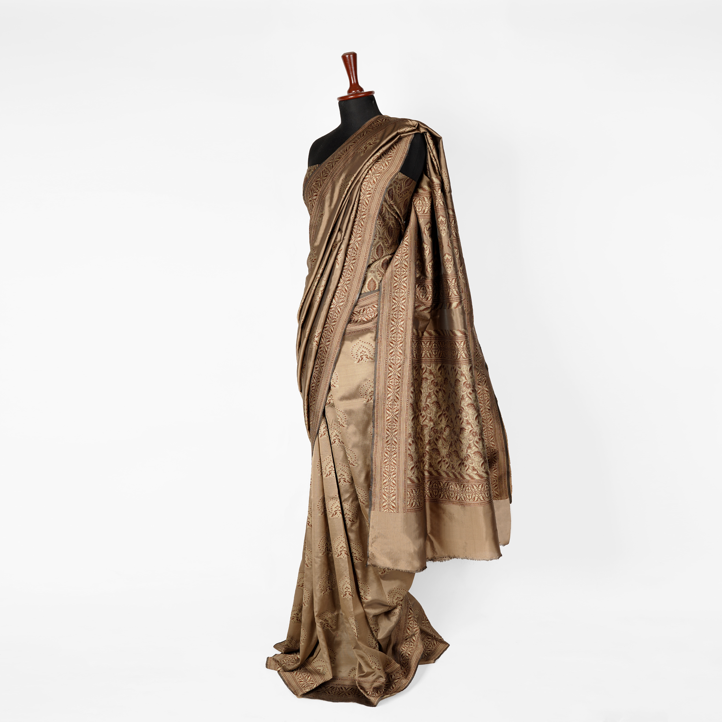 'Parizad' – Peacock Bunch & Pattern Border Saree