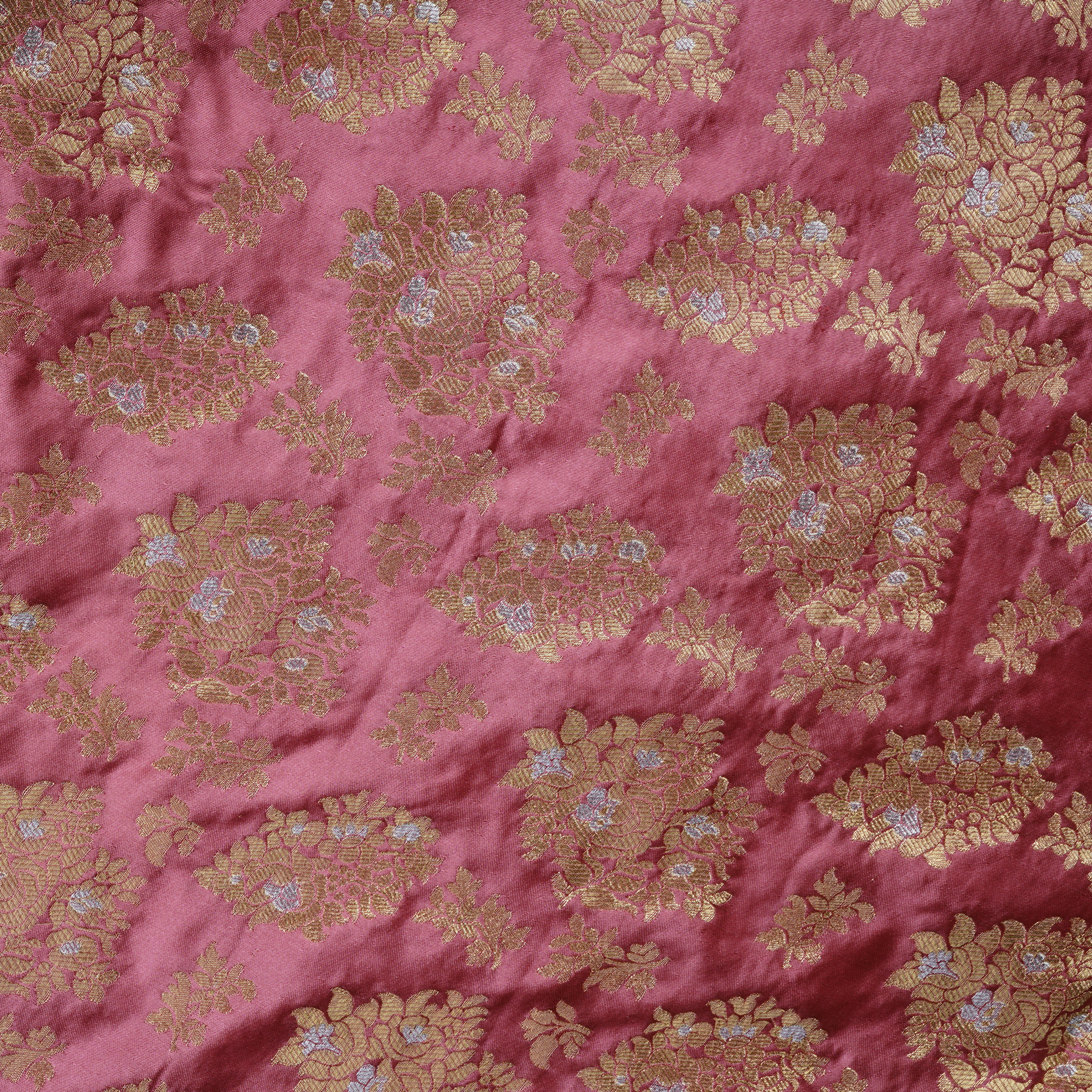 Zebaar – Pure Katan Satin Floral Bunch