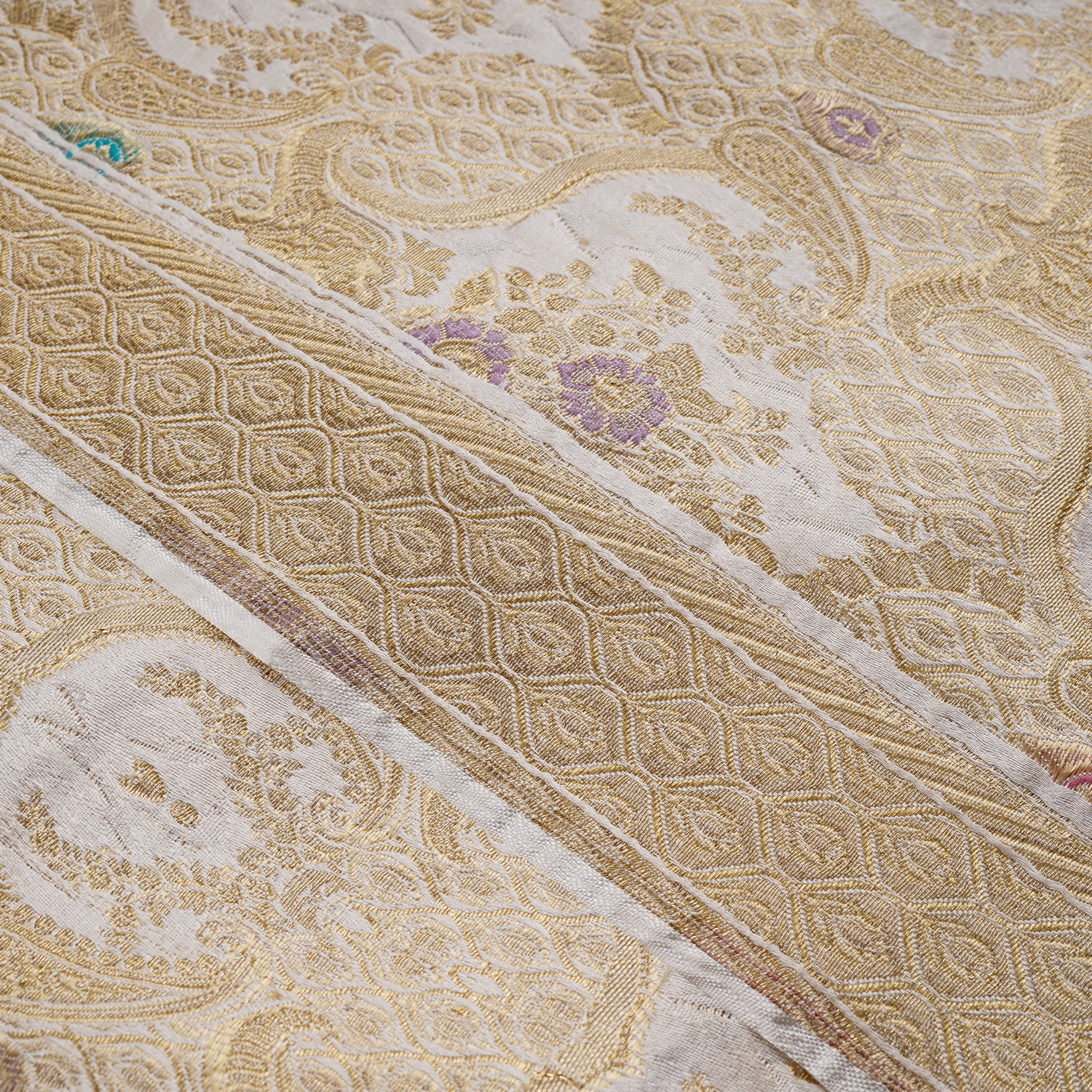 Baad-e-Nasim – Pure Katan Satin (5-Color Thread | Mughal Pattern with Golden Zari)