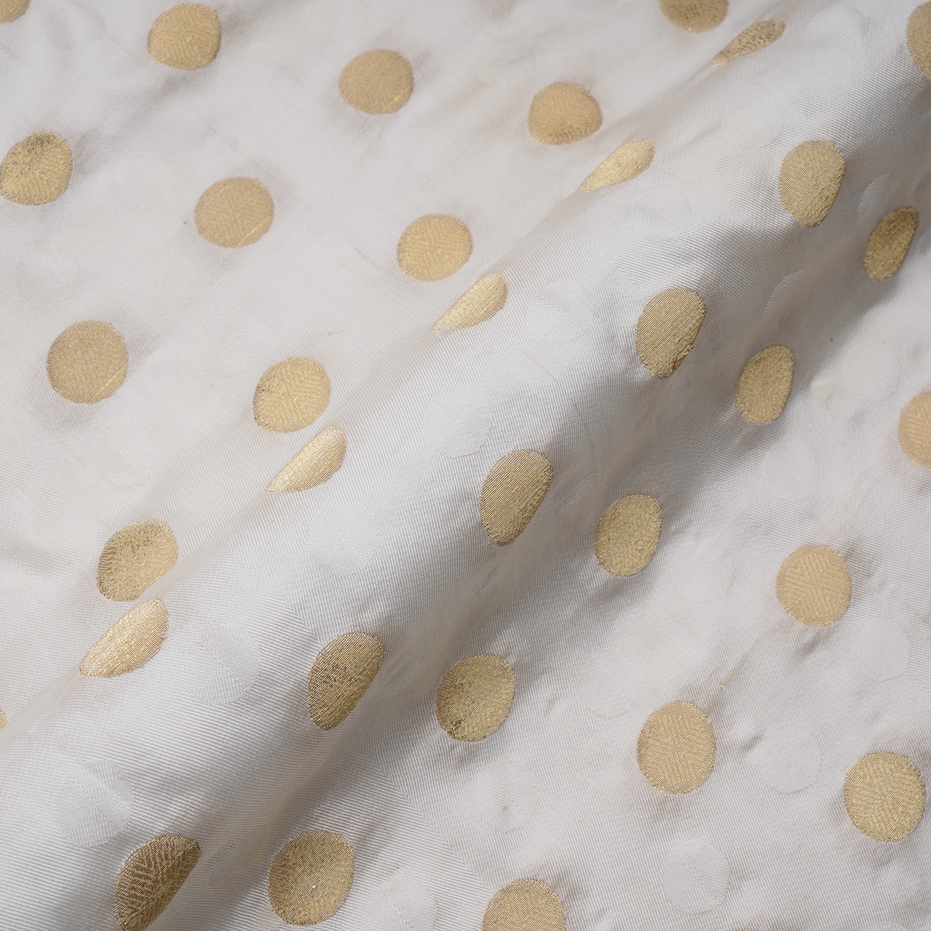 Daaira-e-Noor – Pure Katan Jamawar Satin with Circular Zari Motifs