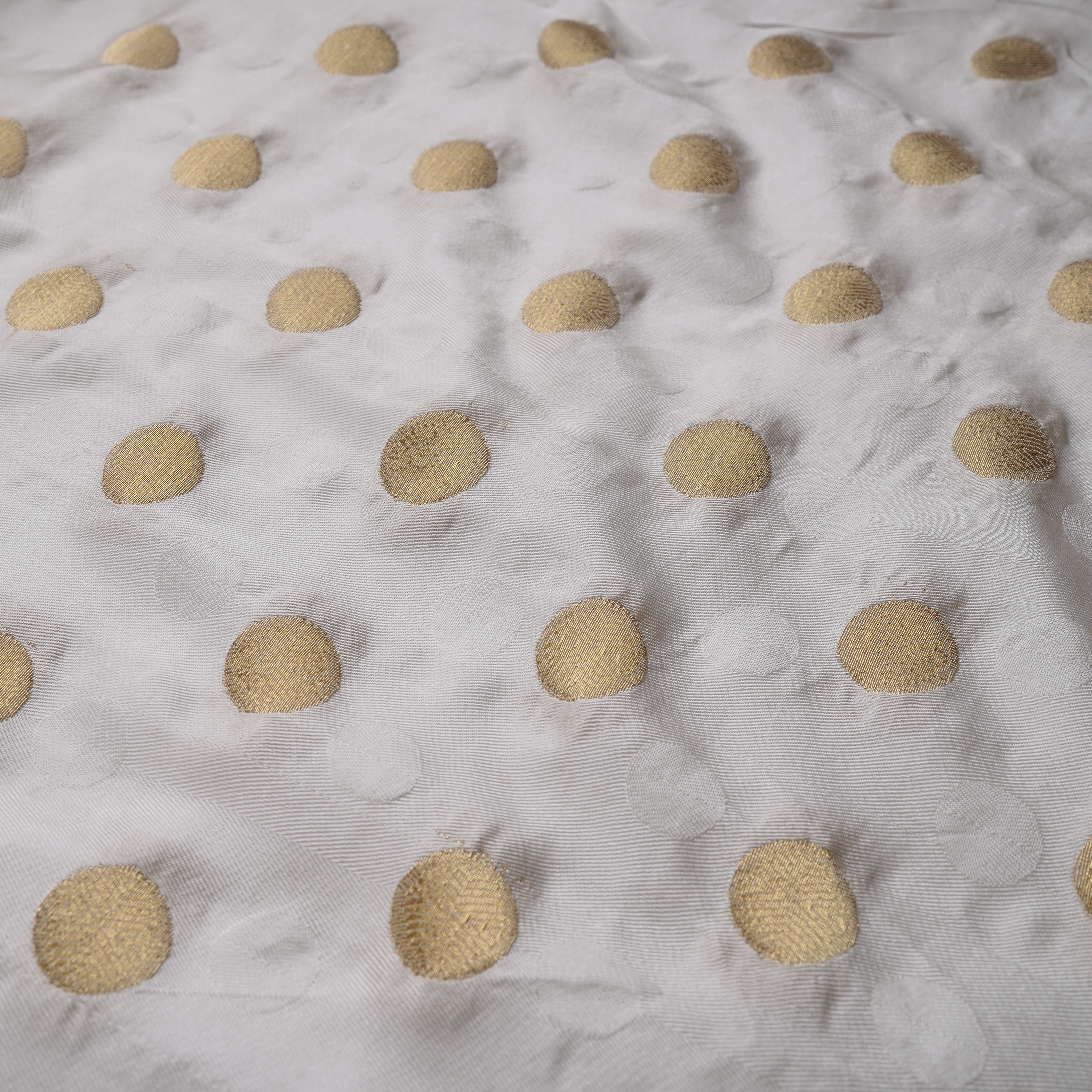 Daaira-e-Noor – Pure Katan Jamawar Satin with Circular Zari Motifs