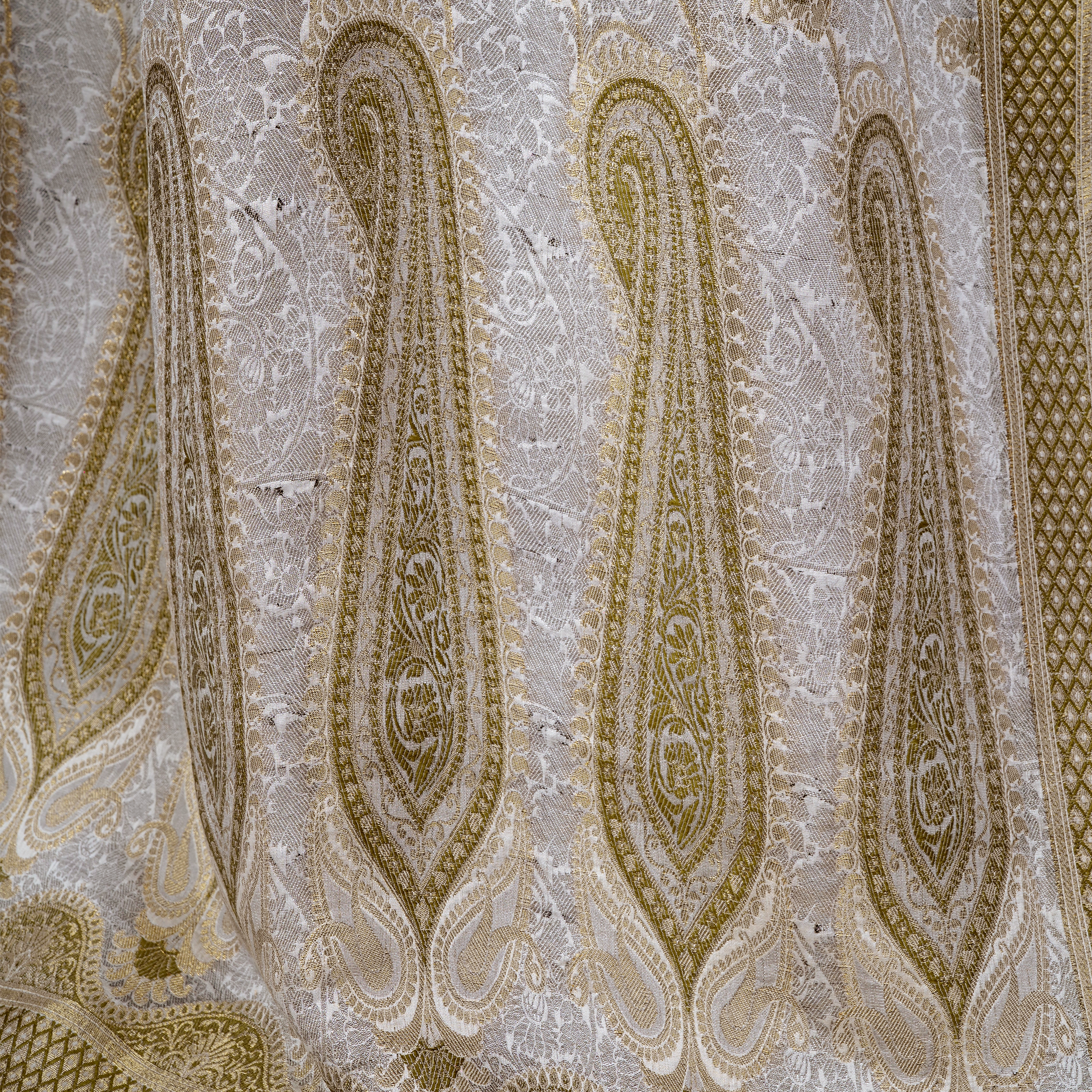 Libaas-e-Raunaq – Pure Atlas Dupatta