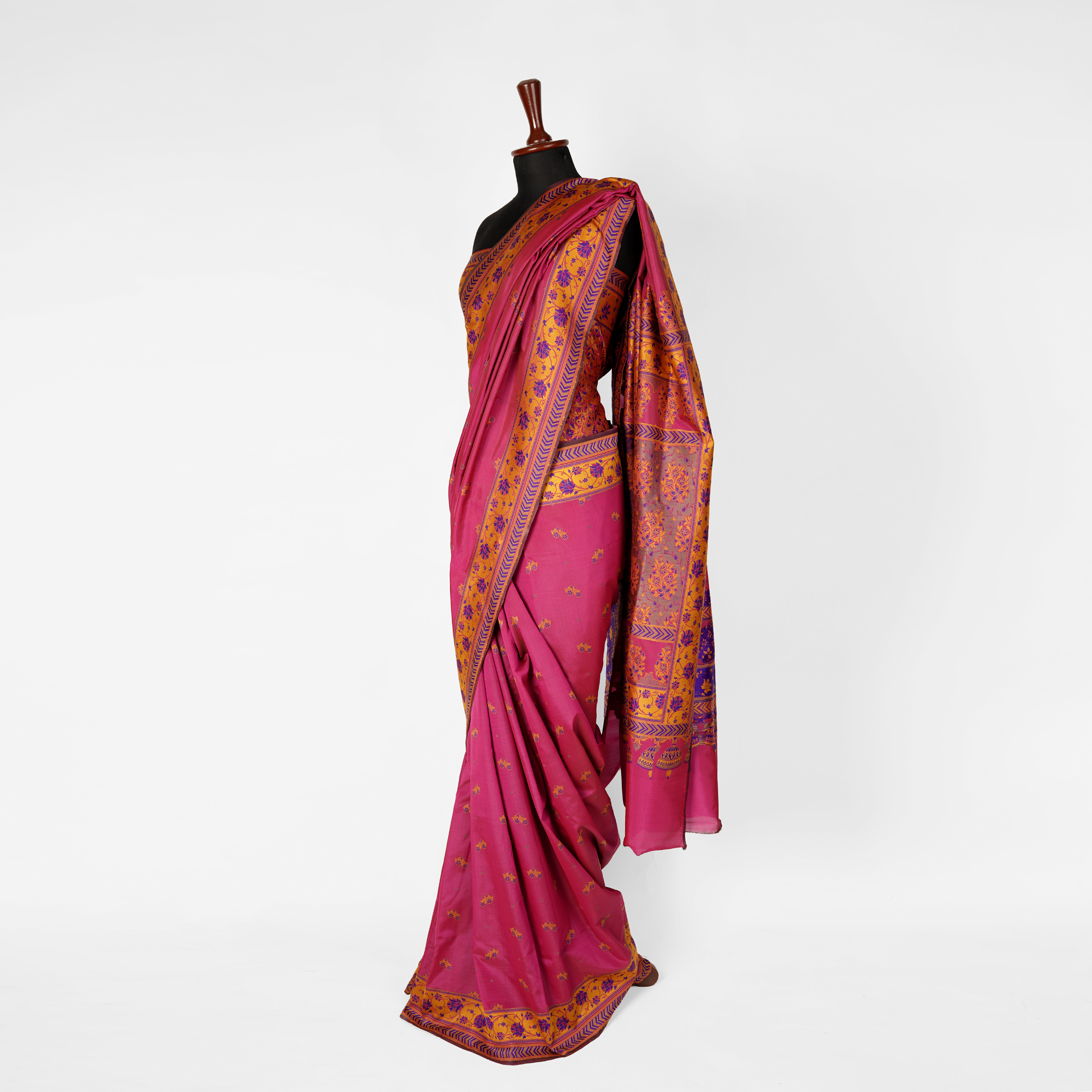 'Gulabiya' – Floral Buti & Floral Border Saree
