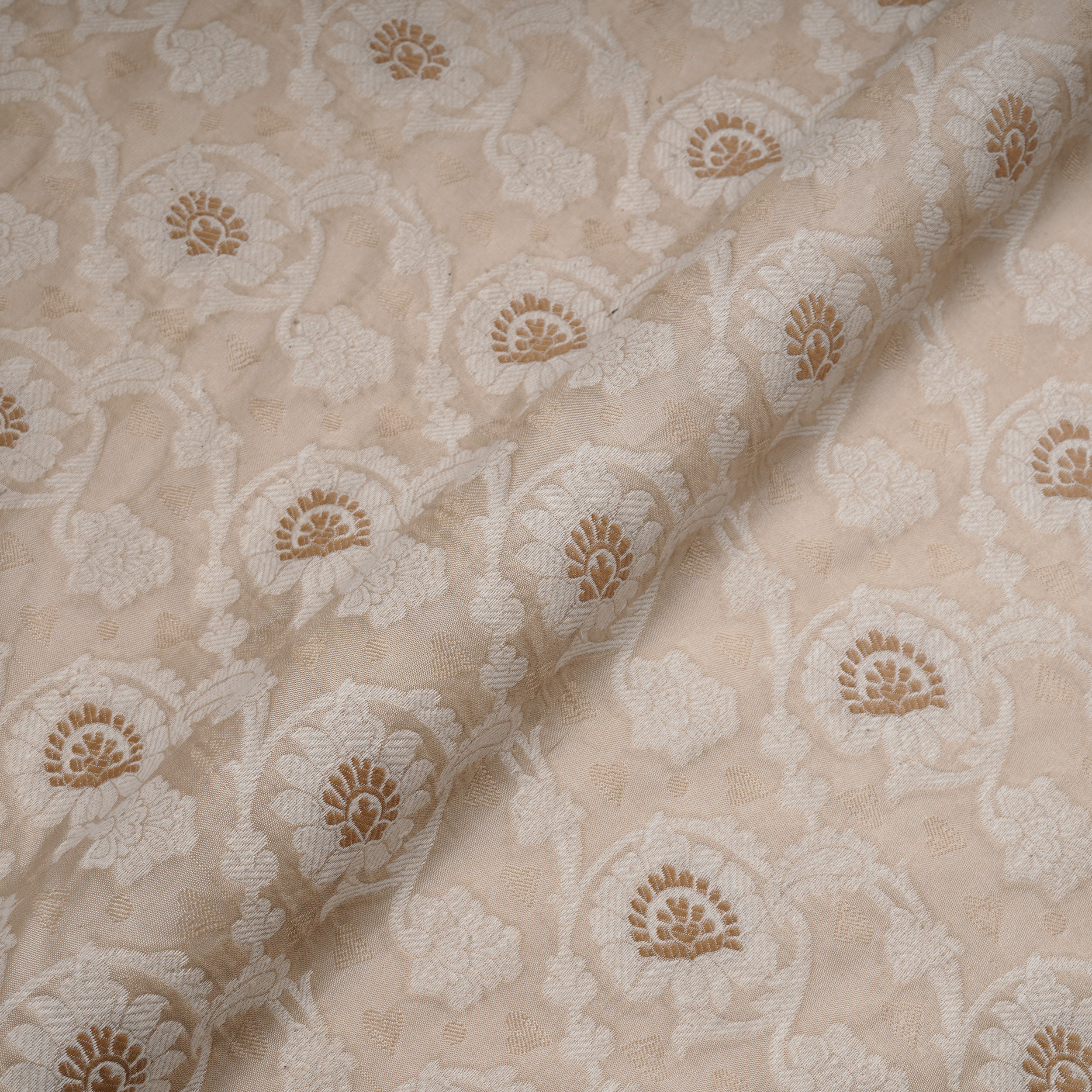Arveen – Karandi Jamawar Fabric