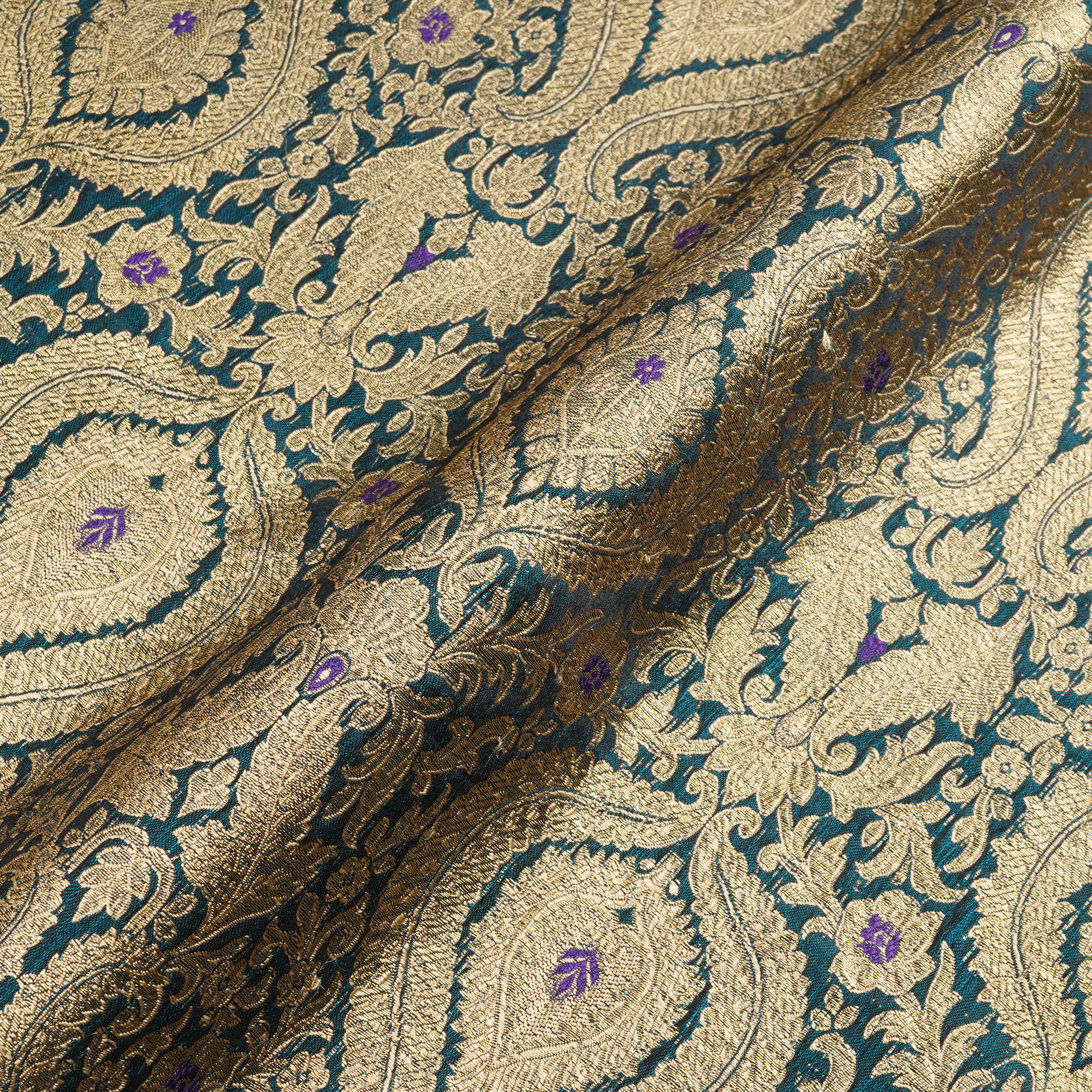 Rang-e-Mughal – Satin with 4-Color Weave & Mughal Pattern