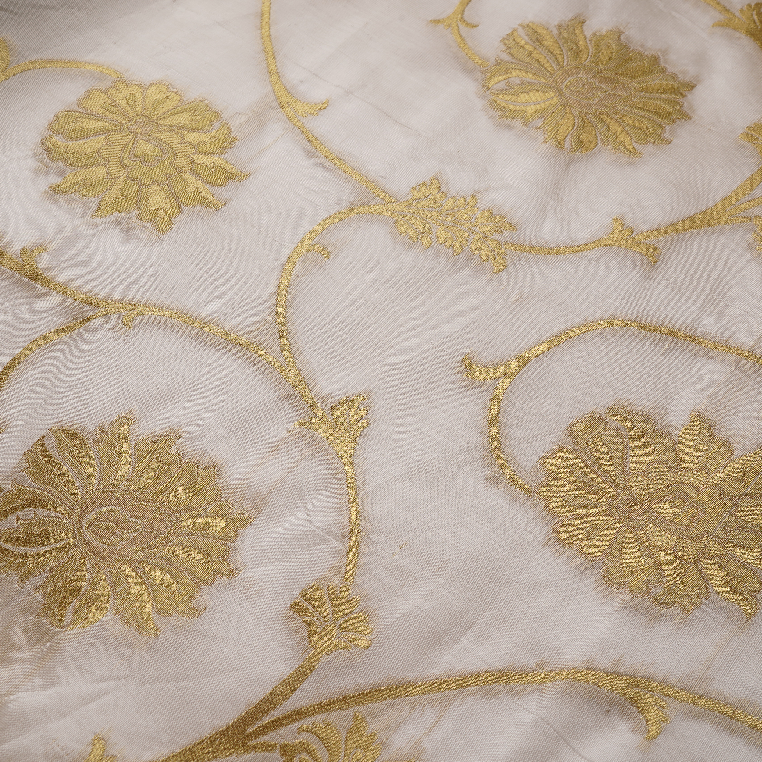 Tajwar – Pure Self Sheesha with Mughal Jaal