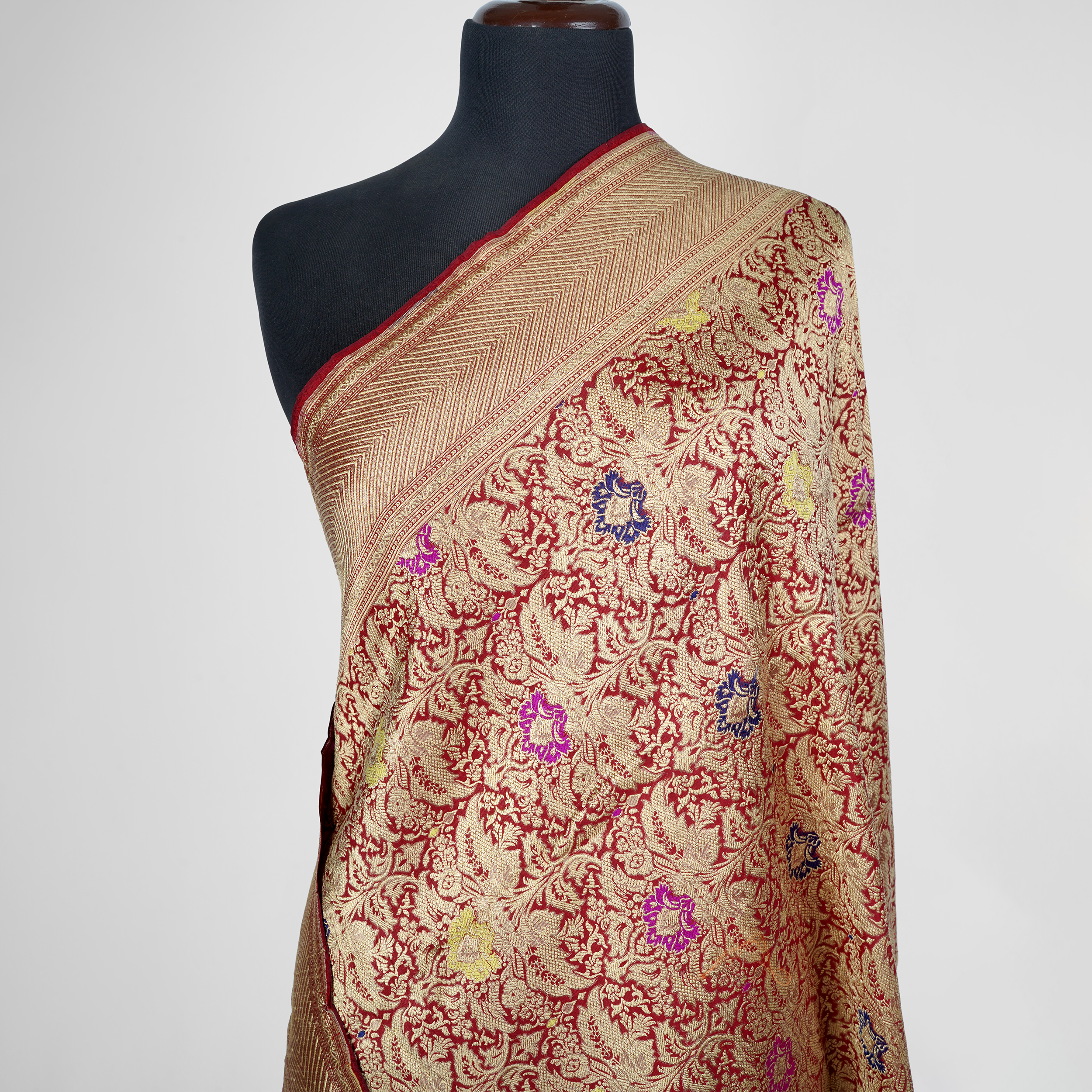 Saaz-e-Gulzar – Pure Katan Atlas Mughal Floral Shawl