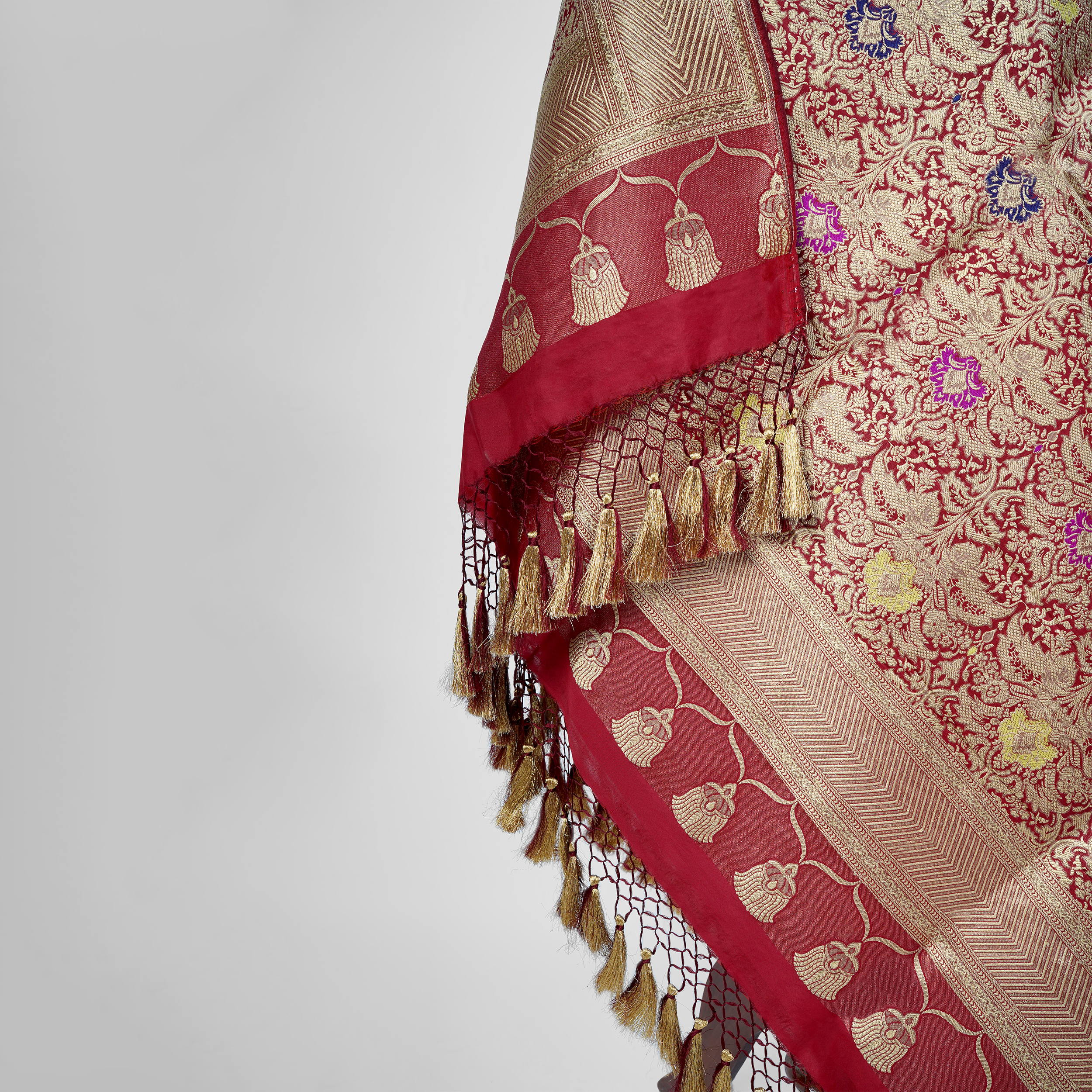 Saaz-e-Gulzar – Pure Katan Atlas Mughal Floral Shawl