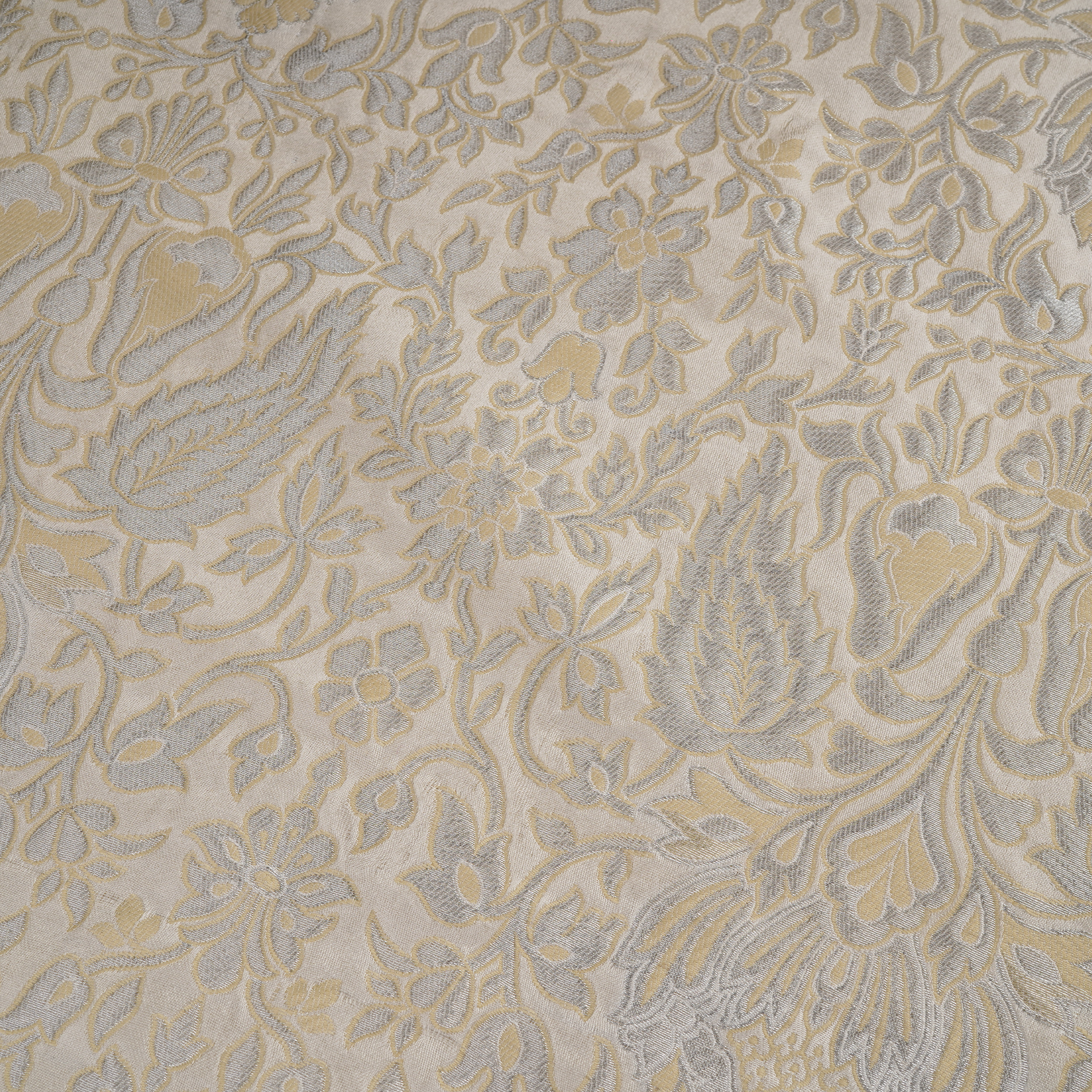 Zebdaan – Pure Katan Satin (Jaaldaar Weave |Beige Resham & Silver Zari)