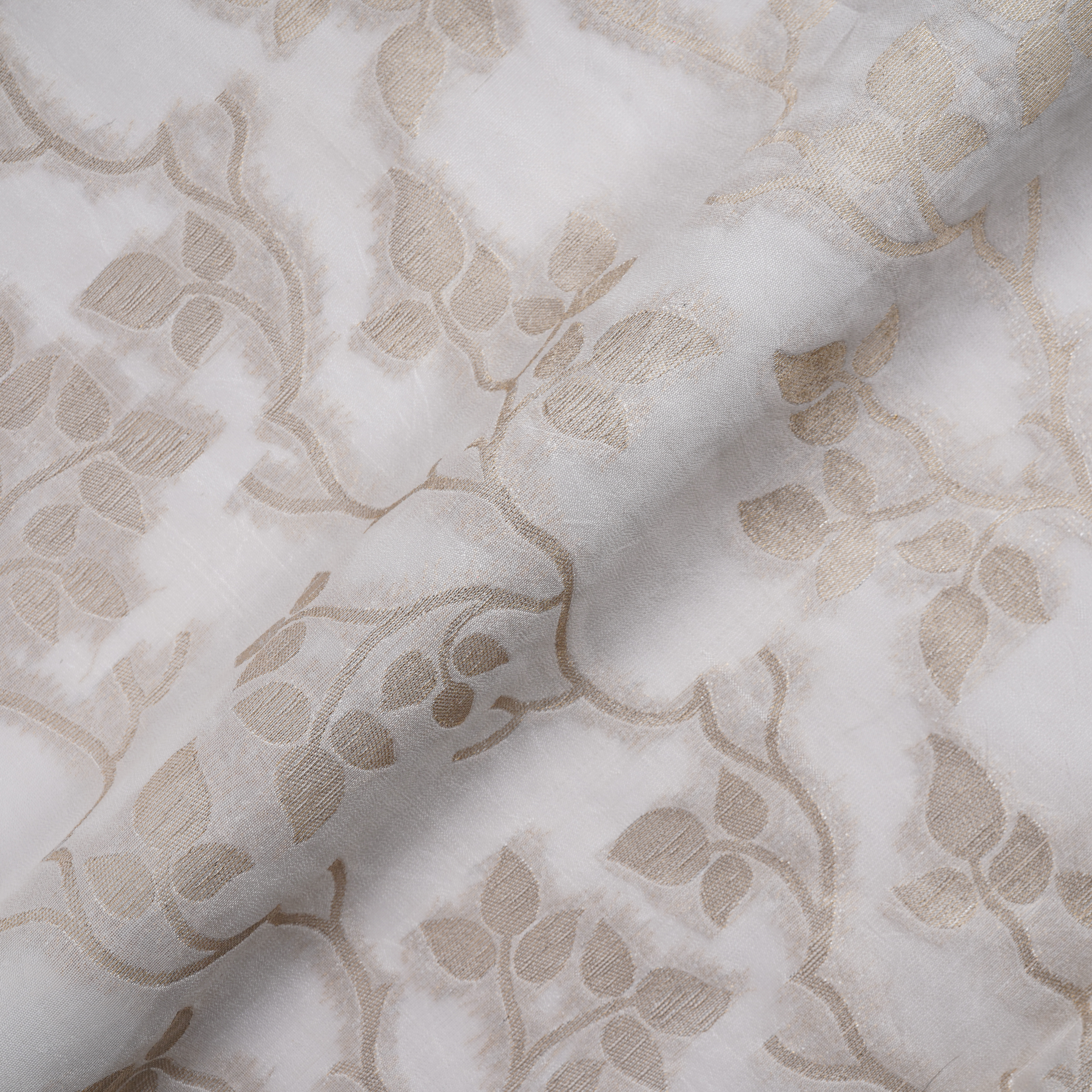 Arjhan – Pure Leaves Jaal White Sheesha Silk