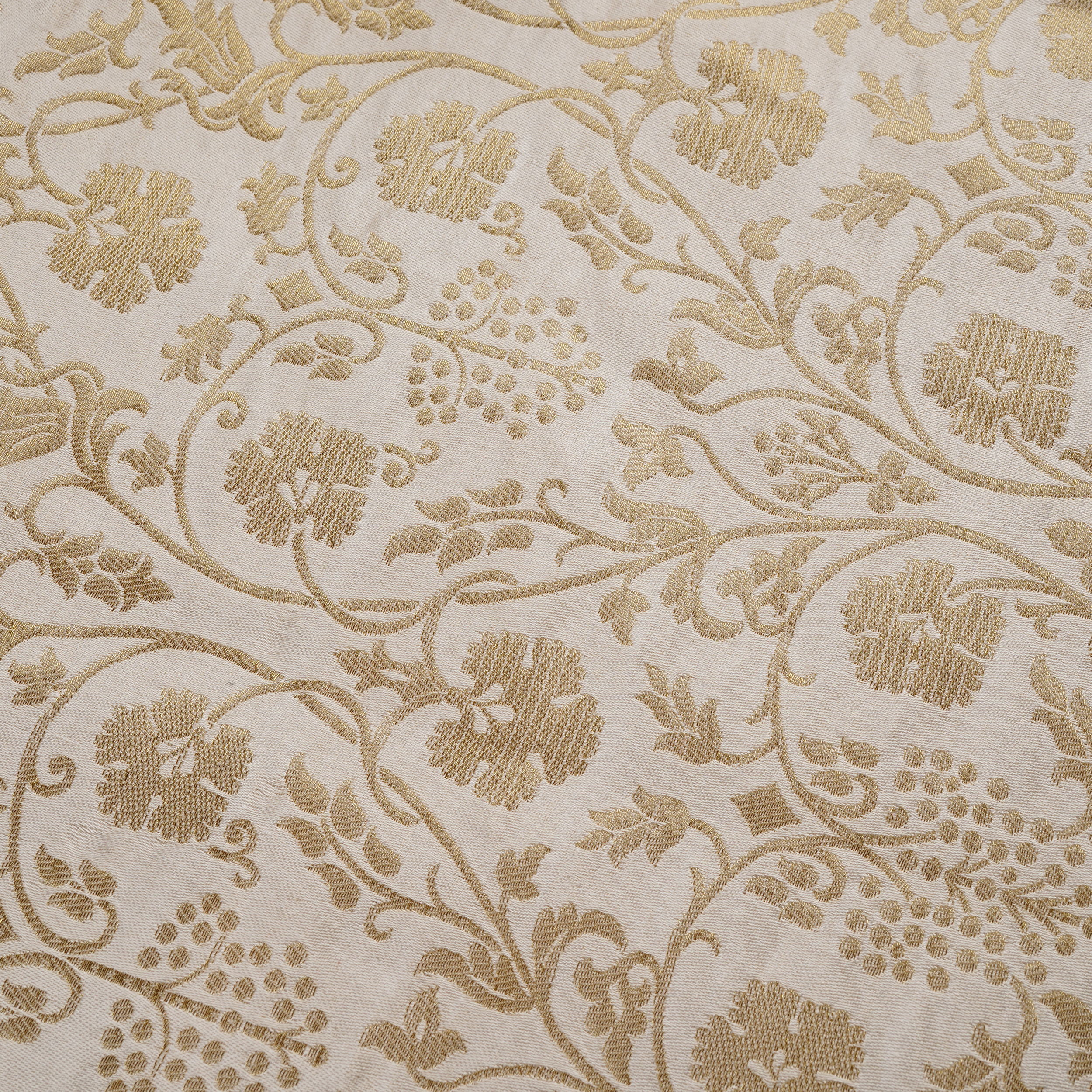 Naqaaristan – Pure Katan Satin Jaaldaar Weave