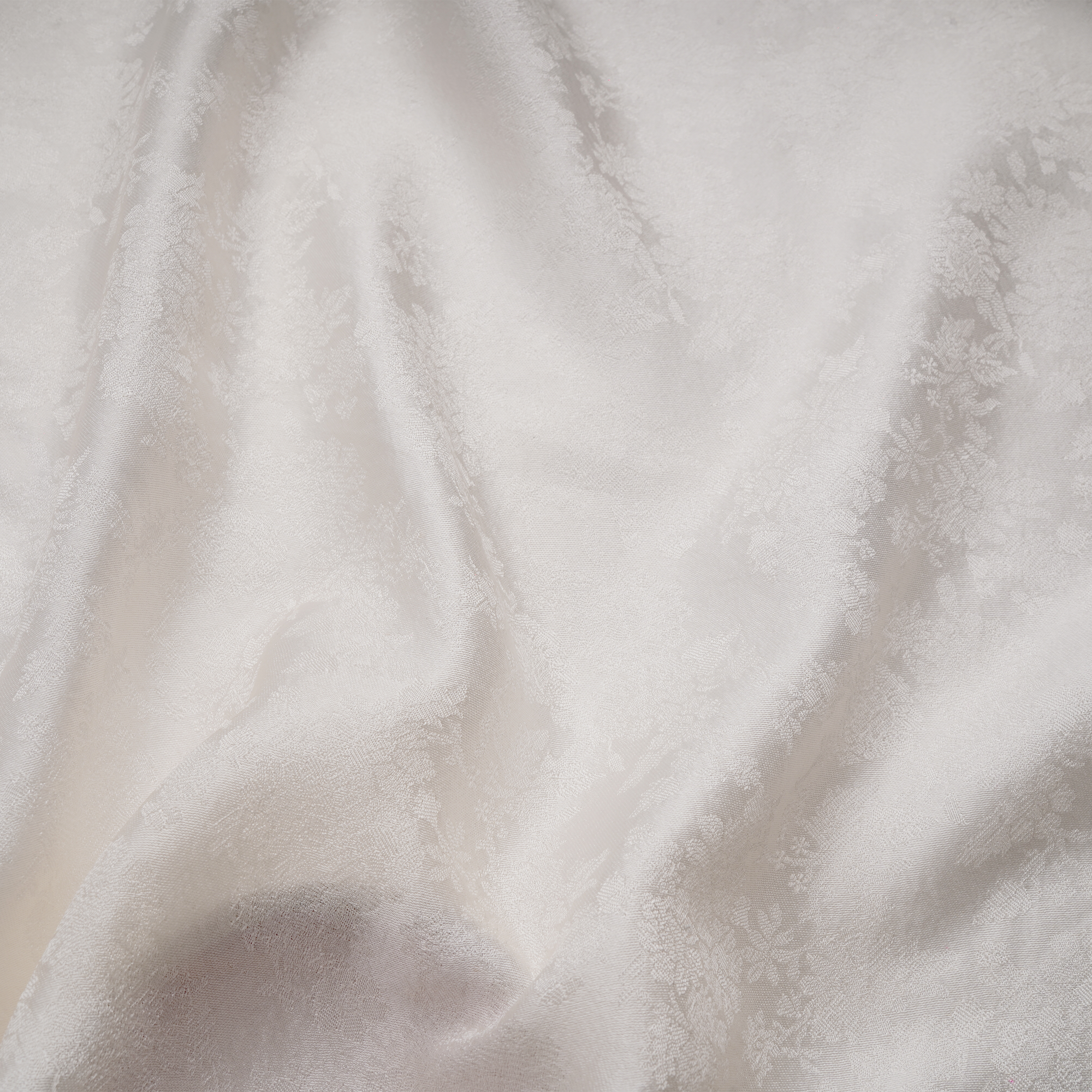 Gulkaar-e-Khaamosh – Pure Katan Self Jamawar (Floral Jaal)