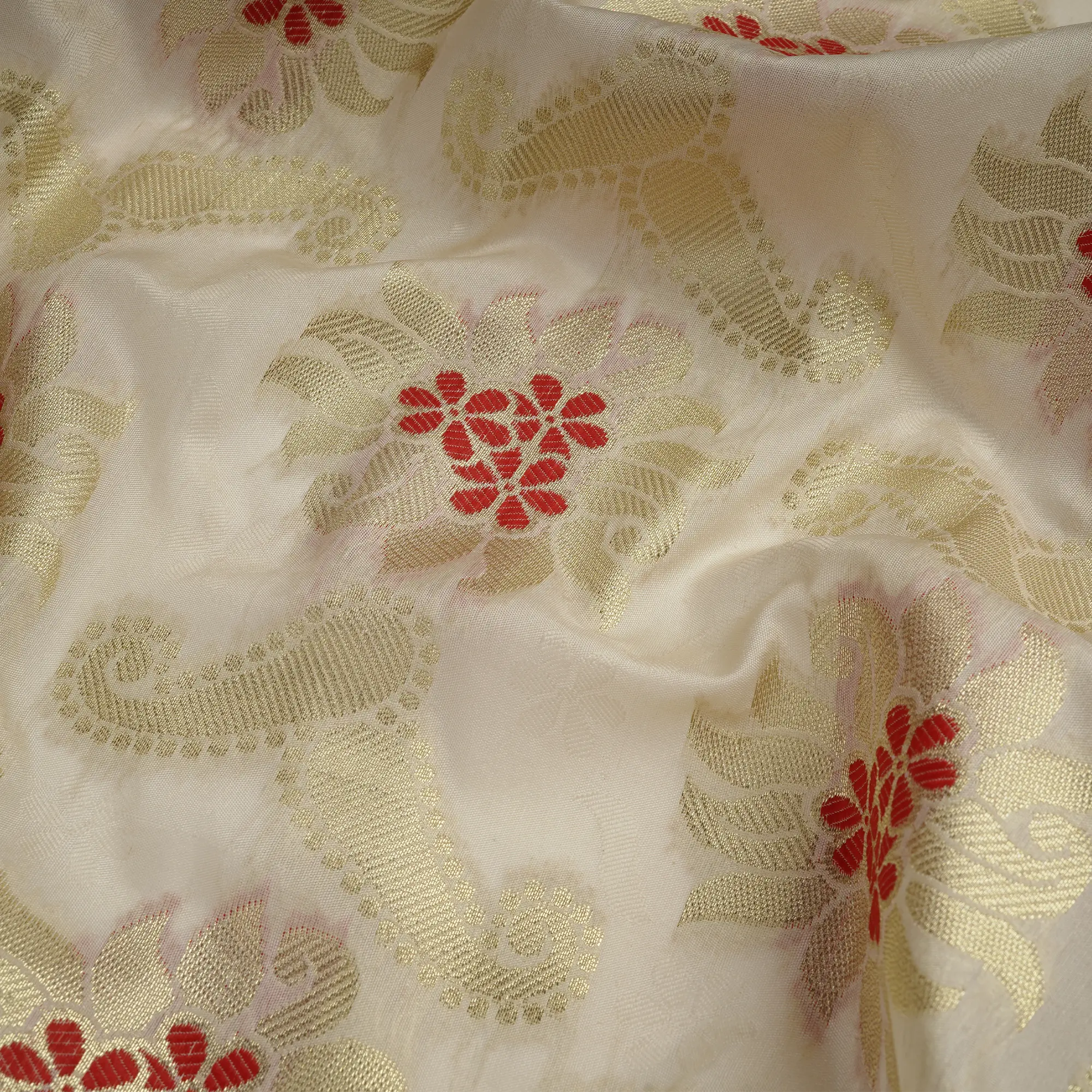 Nayrang-e-Khubsurat – Blended Katan Self Jamawar Silk - Zahra Maham