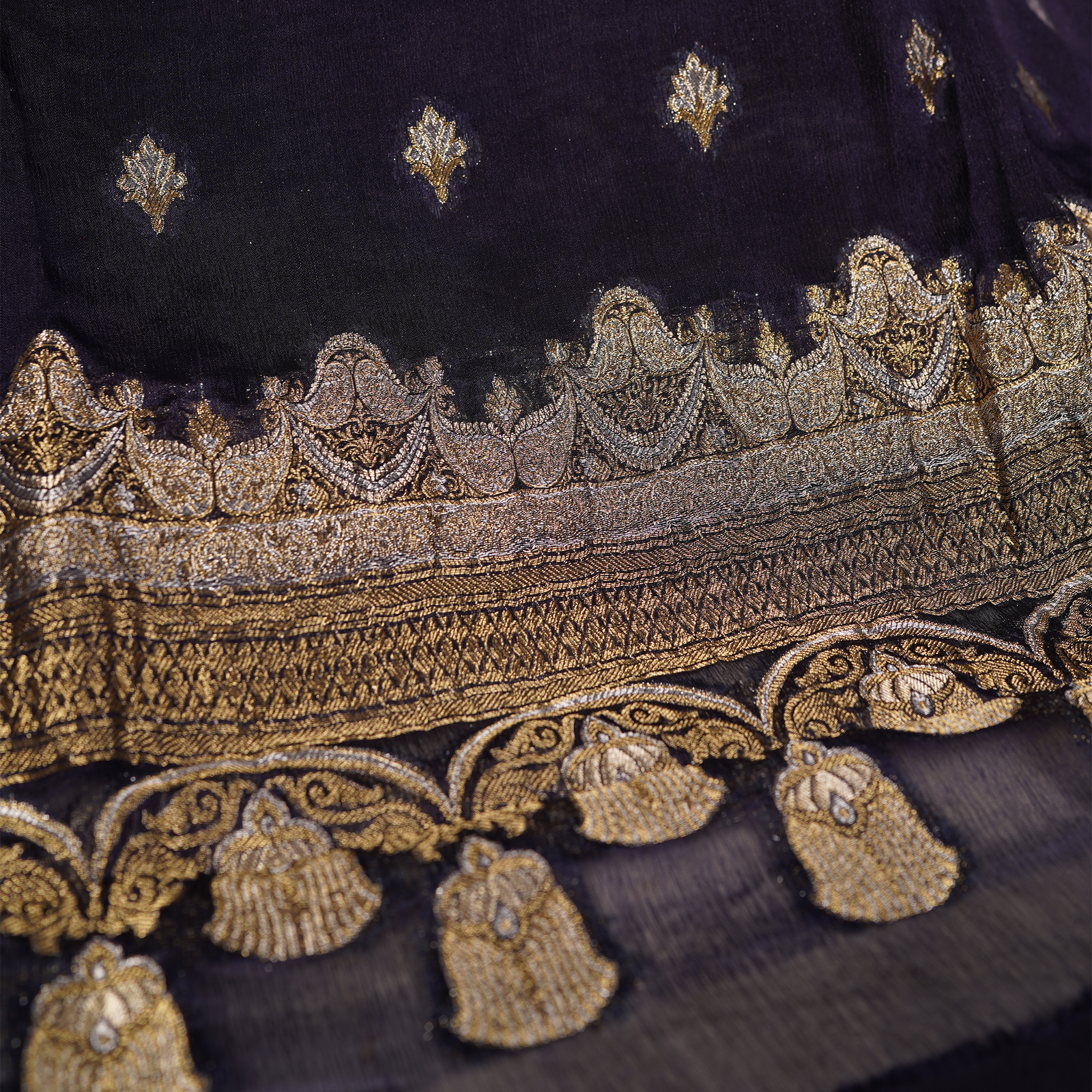 Mehr-e-Kashida – Pure Katan Chiffon Mughal Buti Shawl