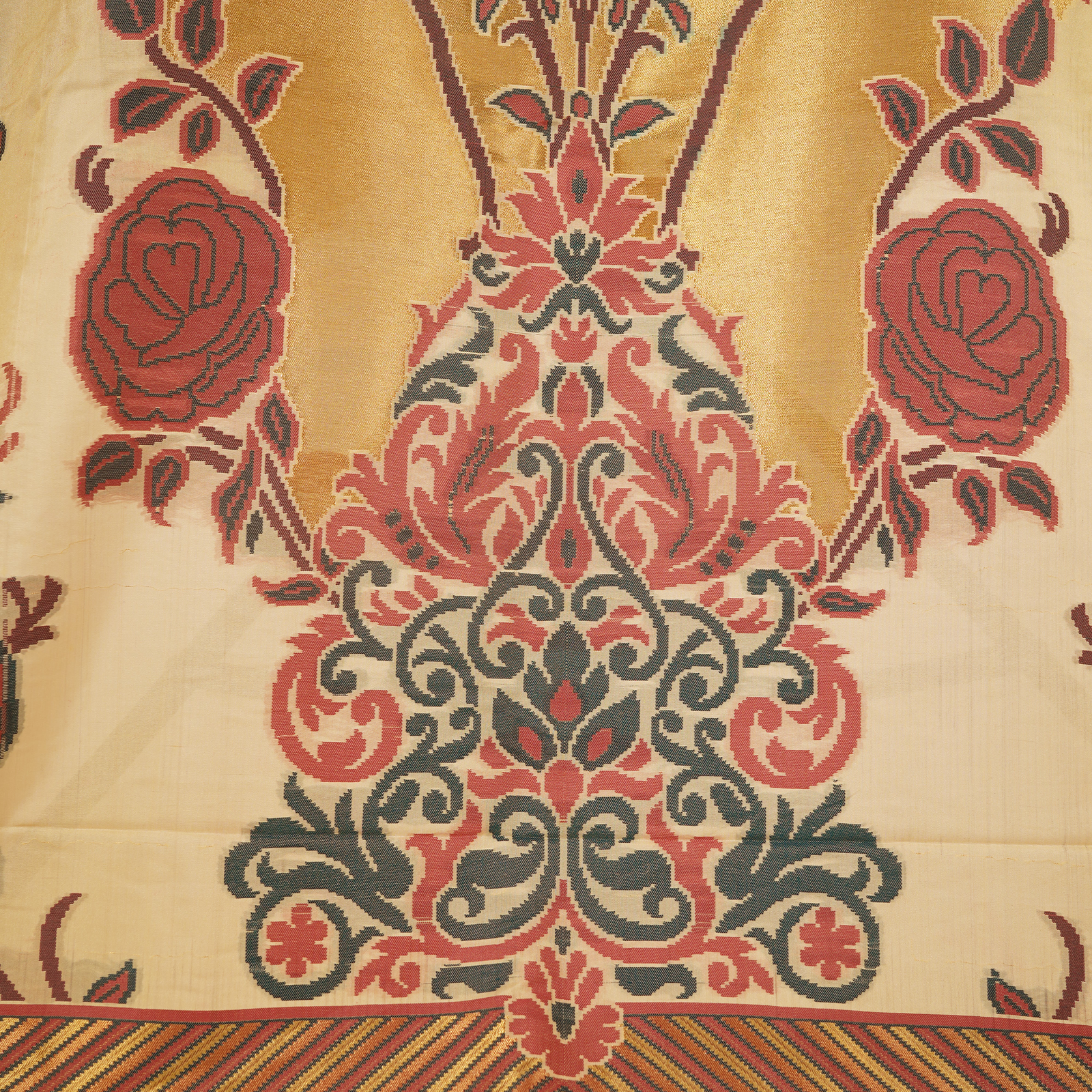 Naqsh-e-Shaahi – Kaani Silk Floral Shawl