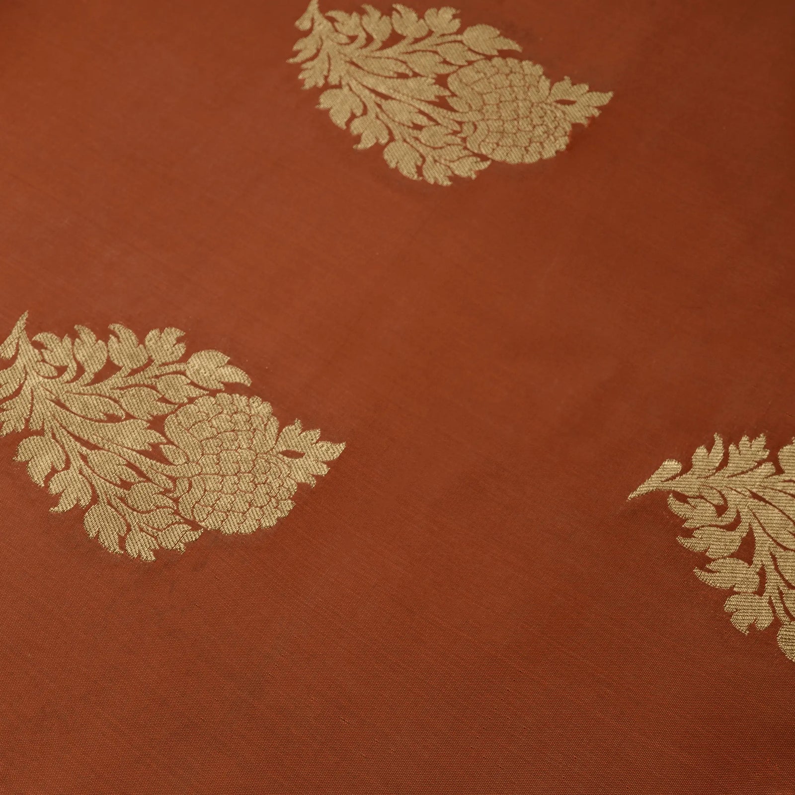 Naqshiya – Mughal Bunch::Zahra Maham