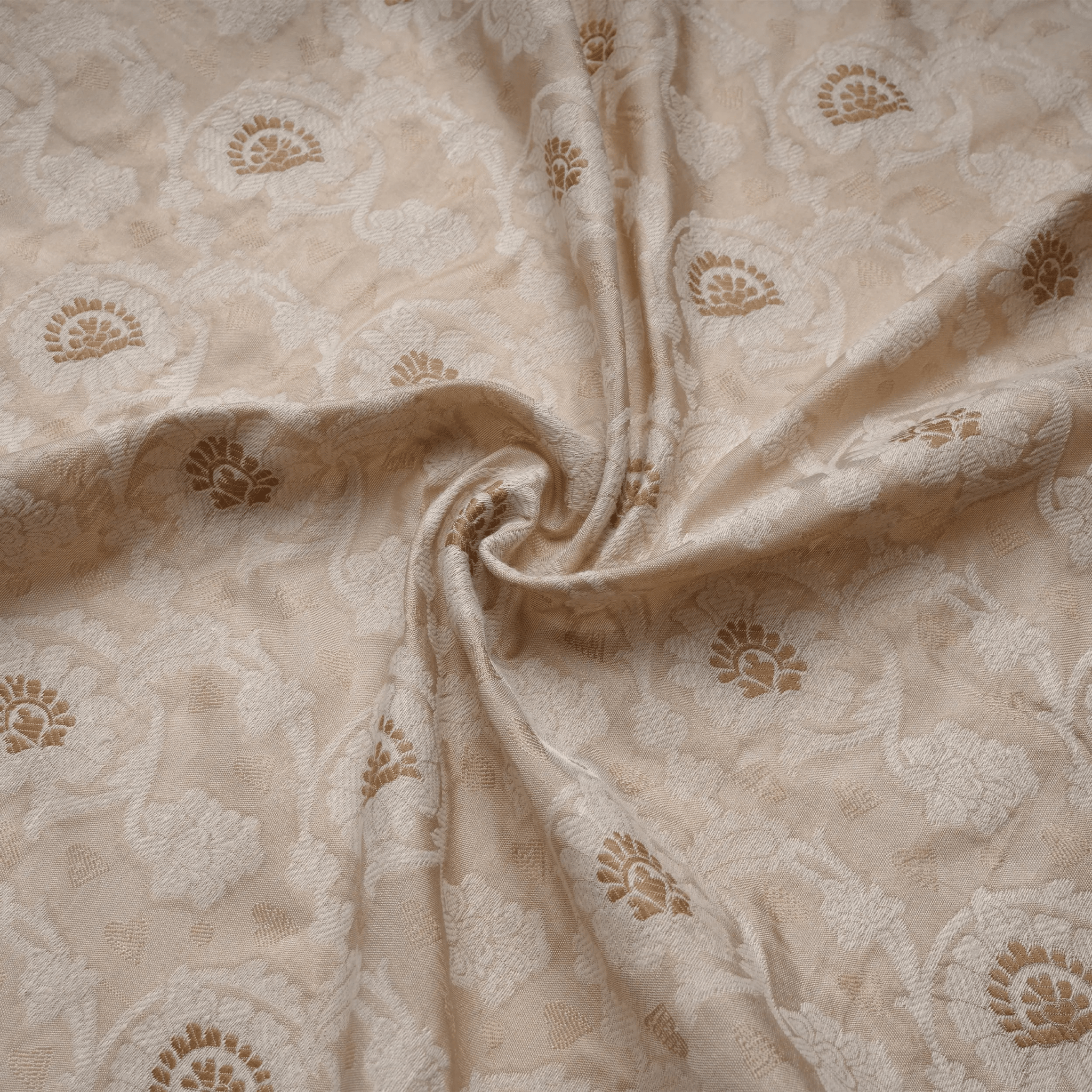 Arveen – Karandi Jamawar Fabric - Zahra Maham