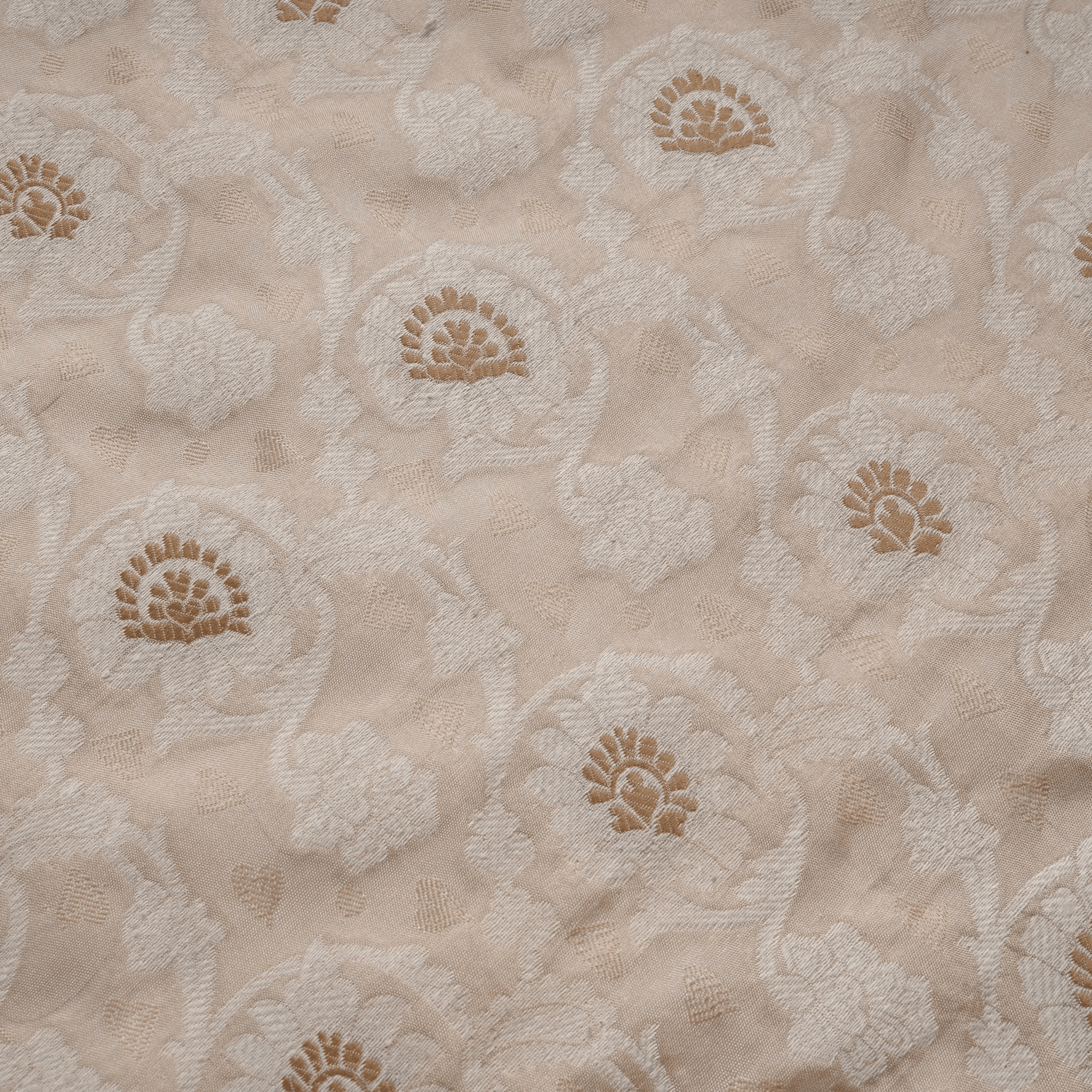 Arveen – Karandi Jamawar Fabric - Zahra Maham