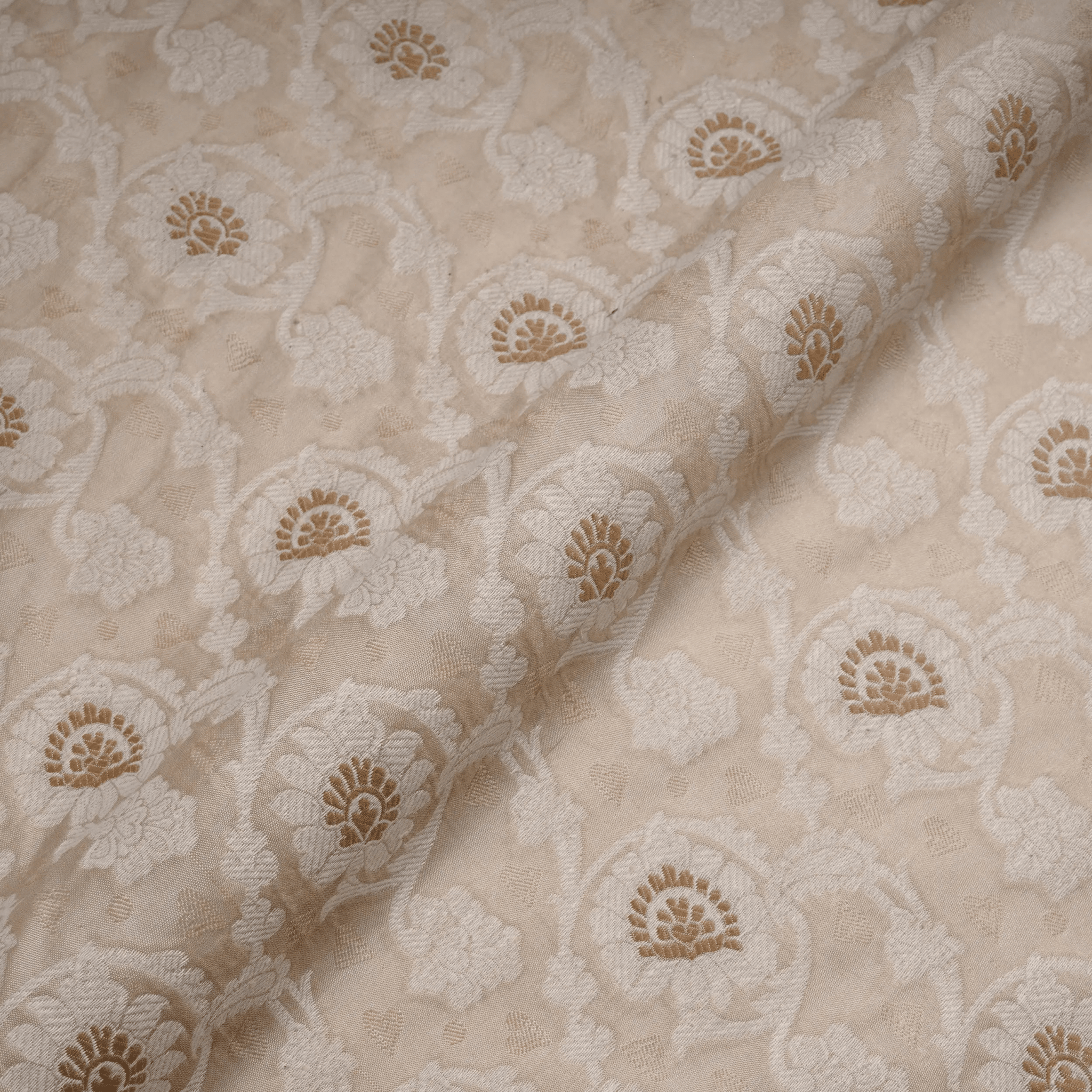 Arveen – Karandi Jamawar Fabric - Zahra Maham