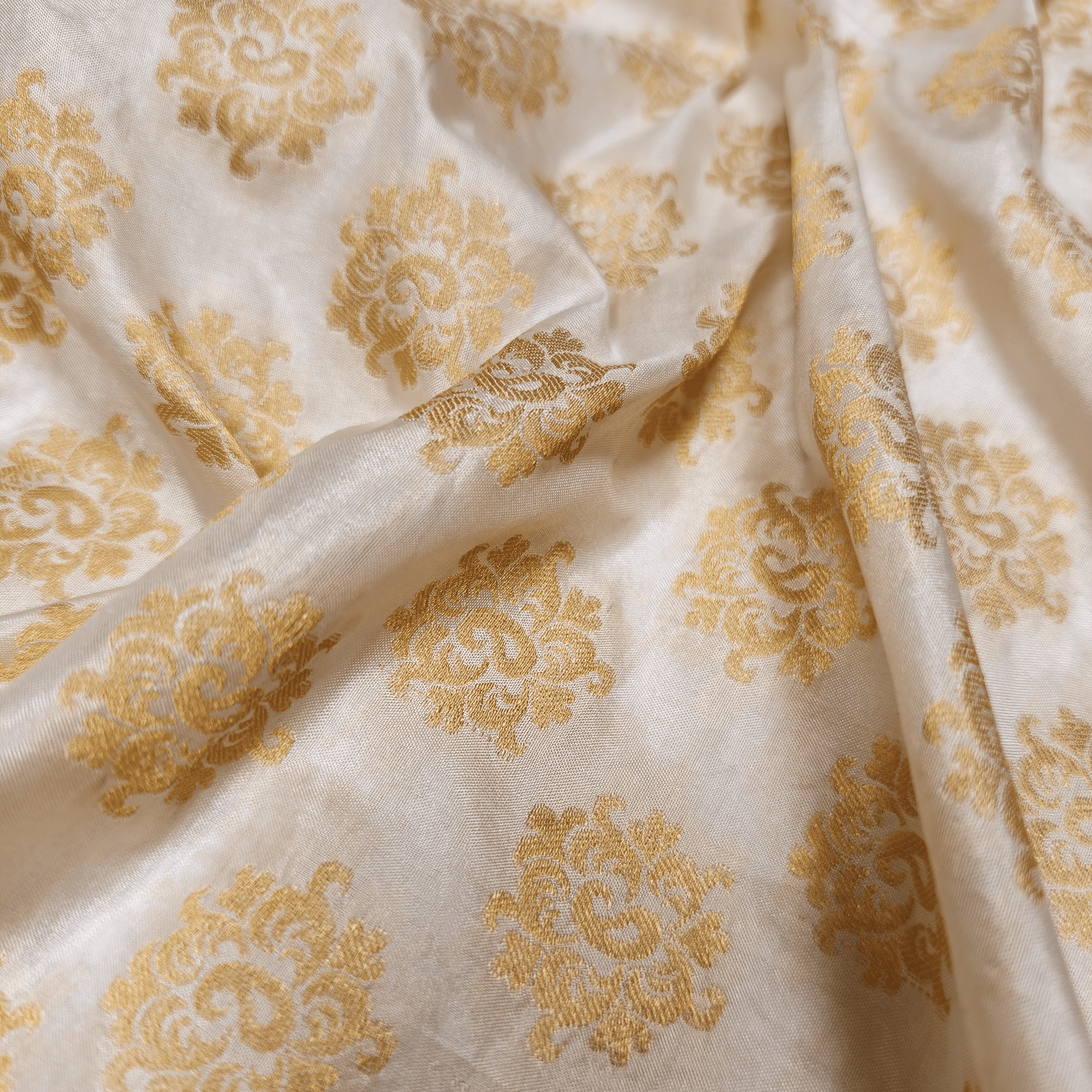 Baarish — Pure Katan Silk with Floral Carry Bunch - Zahra Maham