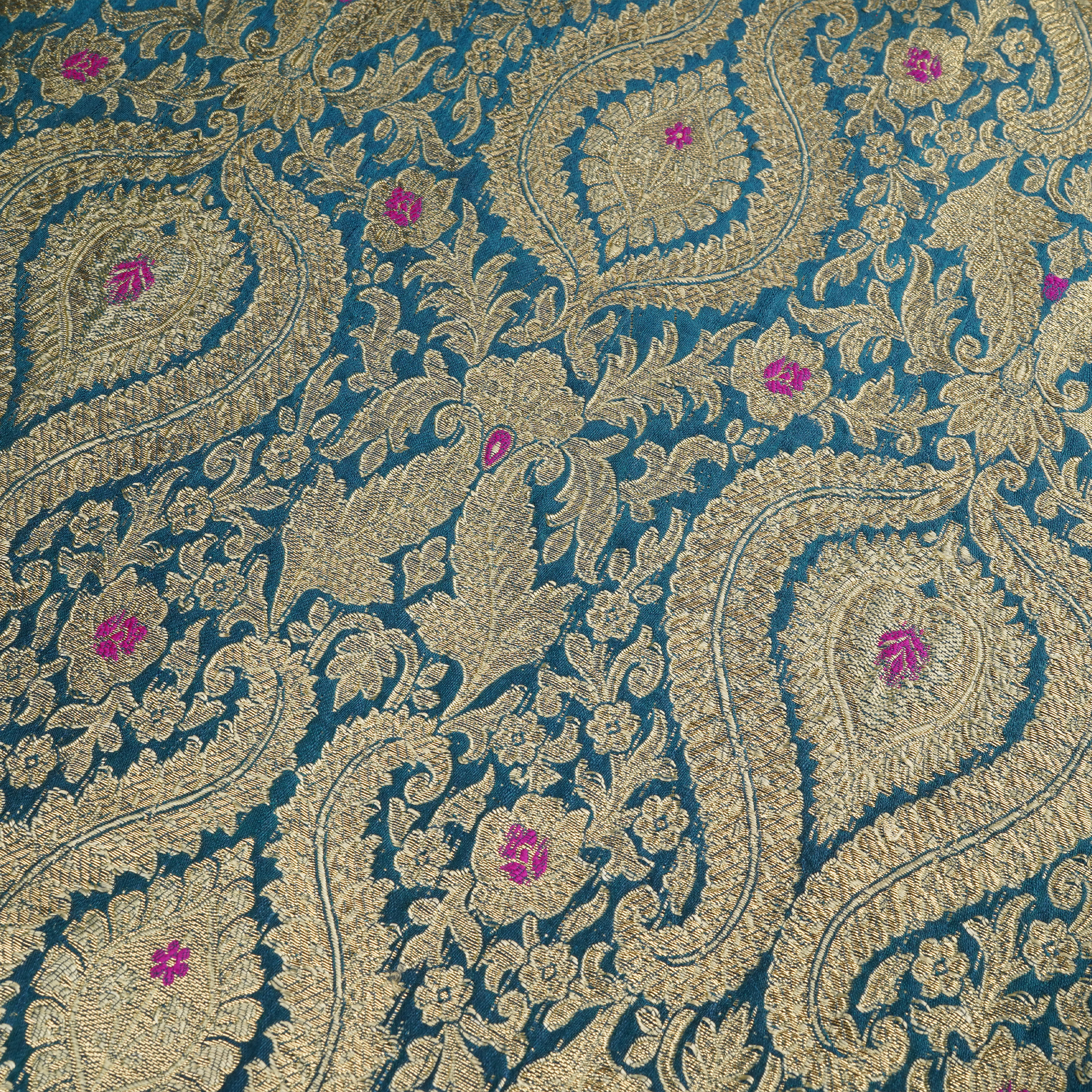 Rang-e-Mughal – Satin with 4-Color Weave & Mughal Pattern