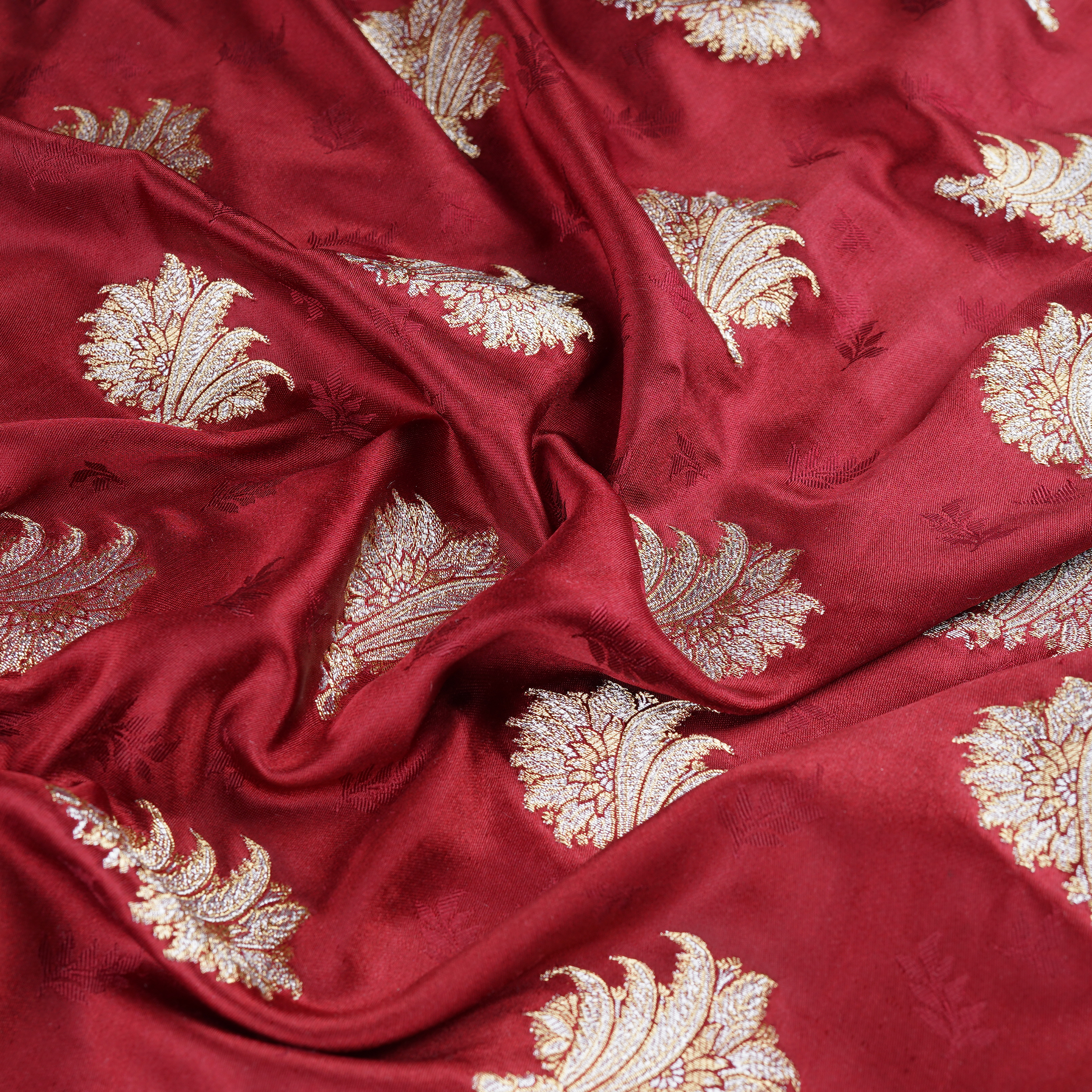 Gulzaar-e-Noor – Self Jamawar Katan Satin with Floral Buti