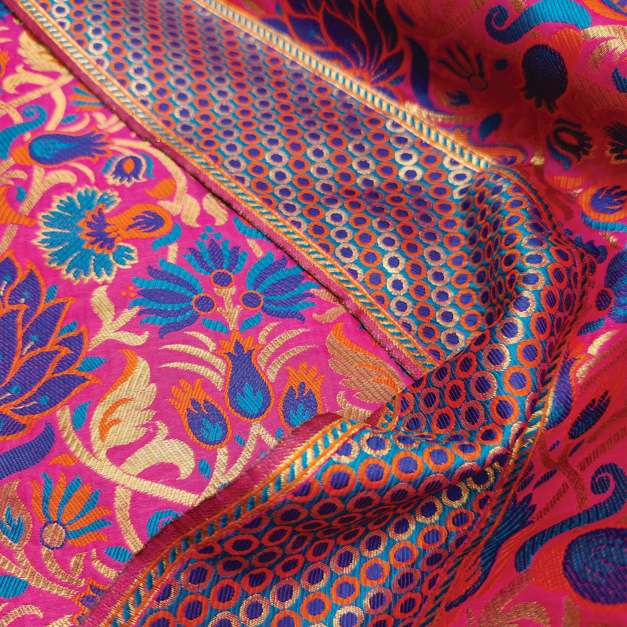 Lalzar-e-Gul – Satin Jamawar Kamkhwab with Floral Art Borders