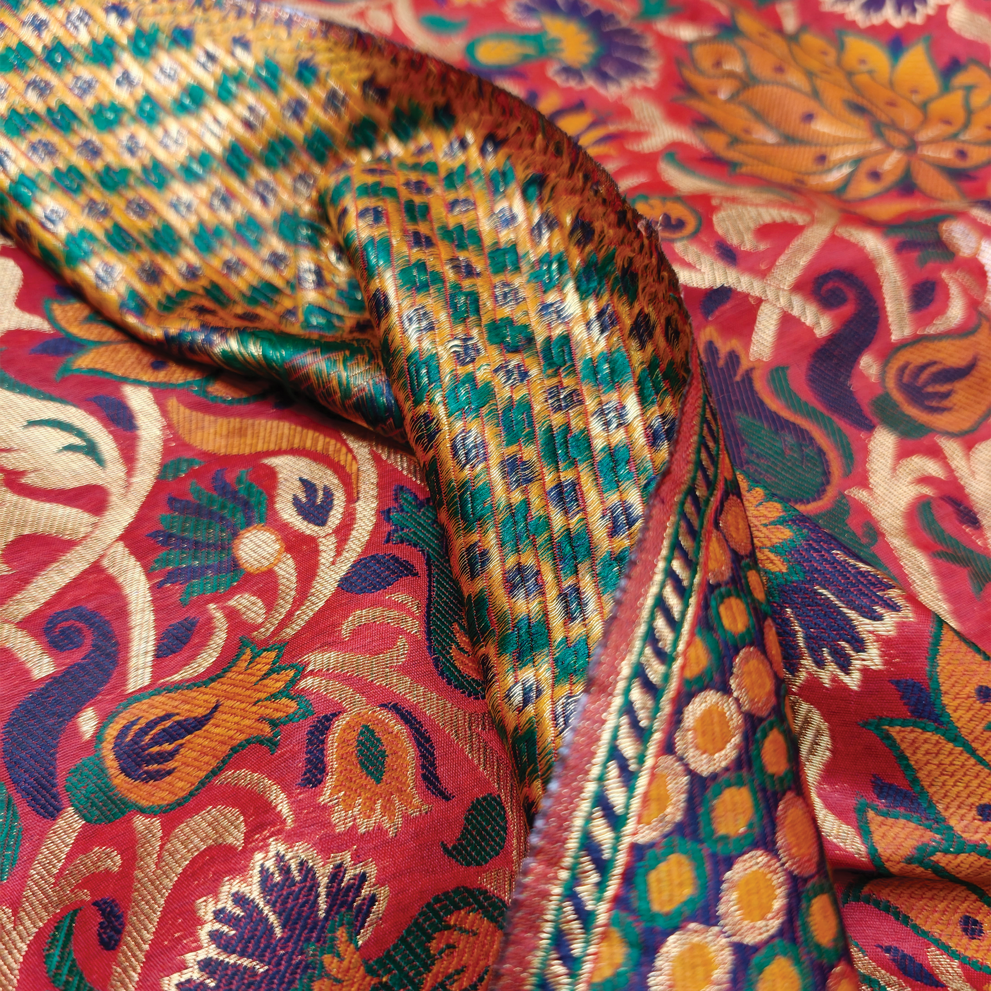 Lalzar-e-Gul – Satin Jamawar Kamkhwab with Floral Art Borders