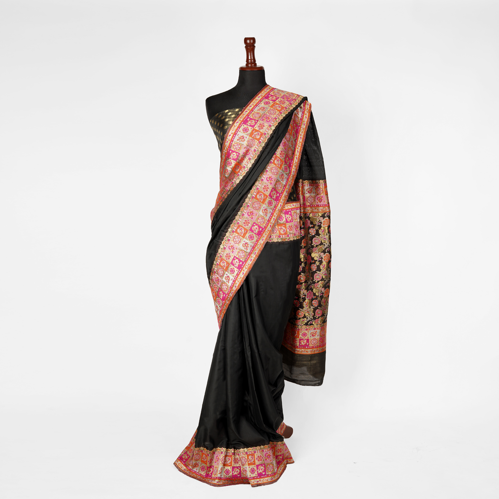 'Siyahkaar' – Multi-Buti Border Saree