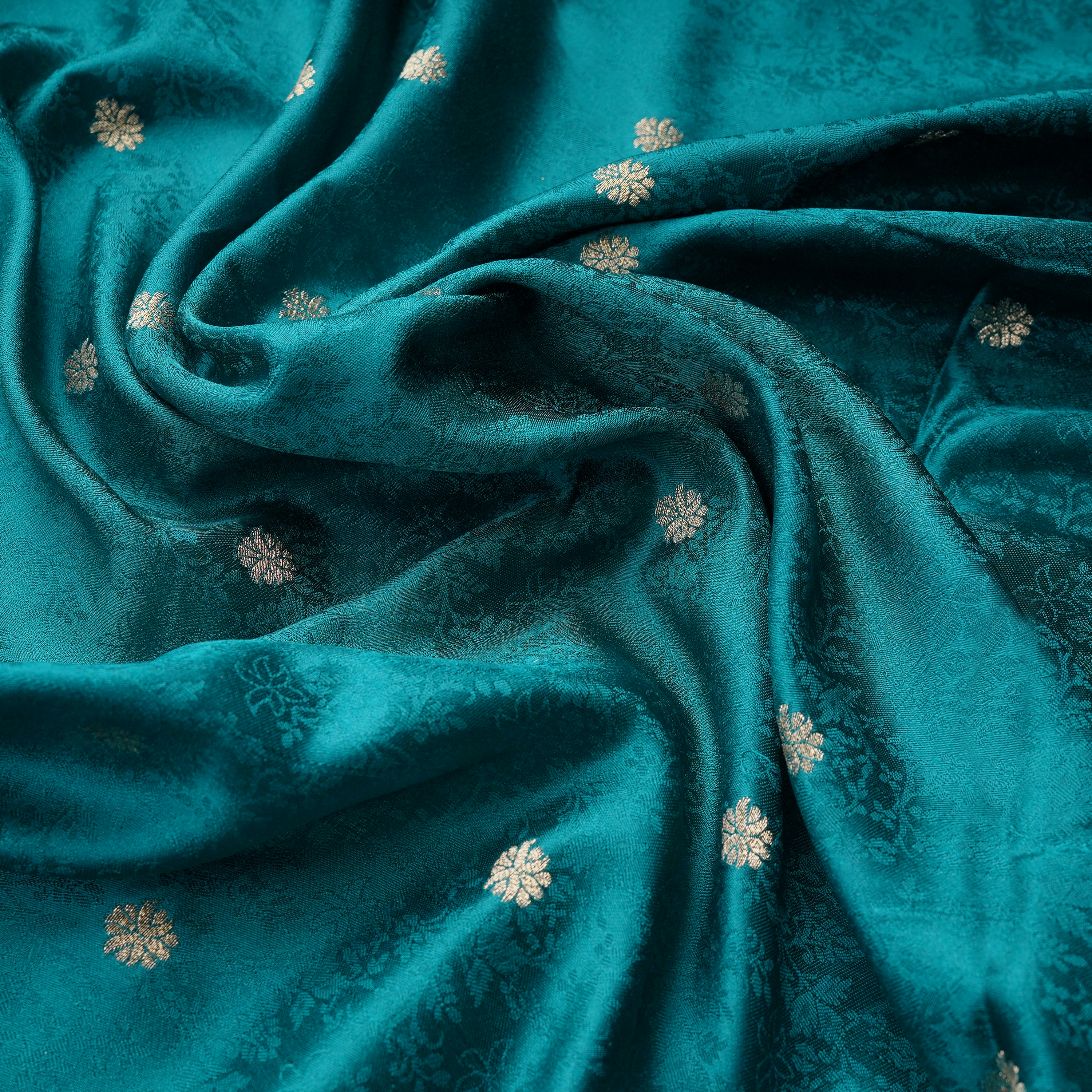 Zar-e-Khushbu – Pure Self Jamawar (Yarn Dyed | Golden Zari Buti)