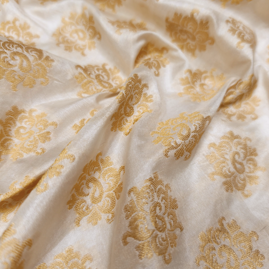 Baarish — Pure Katan Silk with Floral Carry Bunch