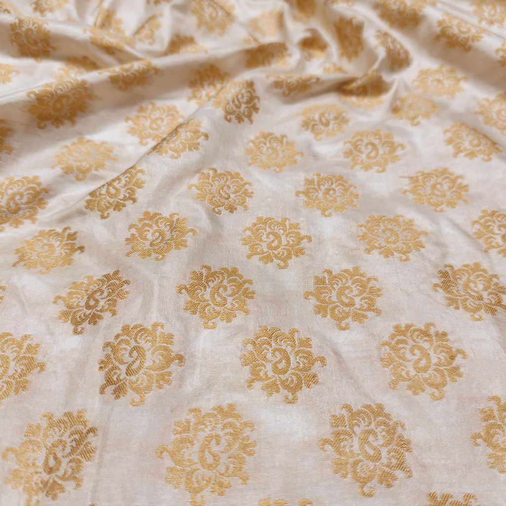 Baarish — Pure Katan Silk with Floral Carry Bunch