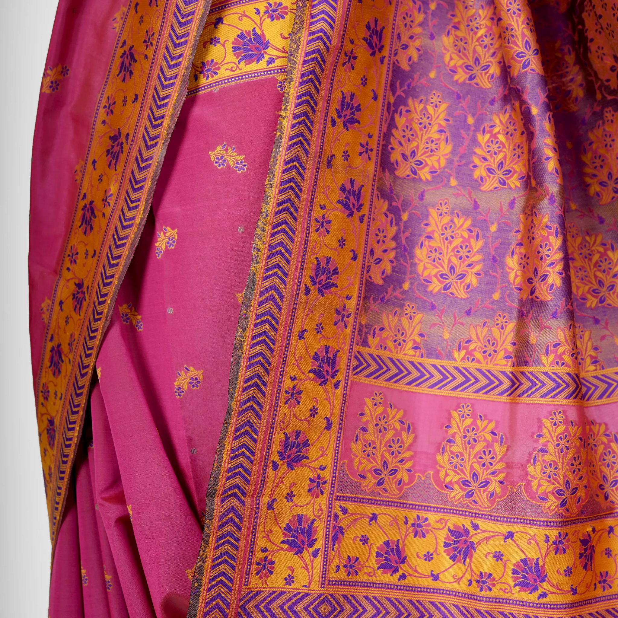 'Gulabiya' – Floral Buti & Floral Border Saree - Zahra Maham