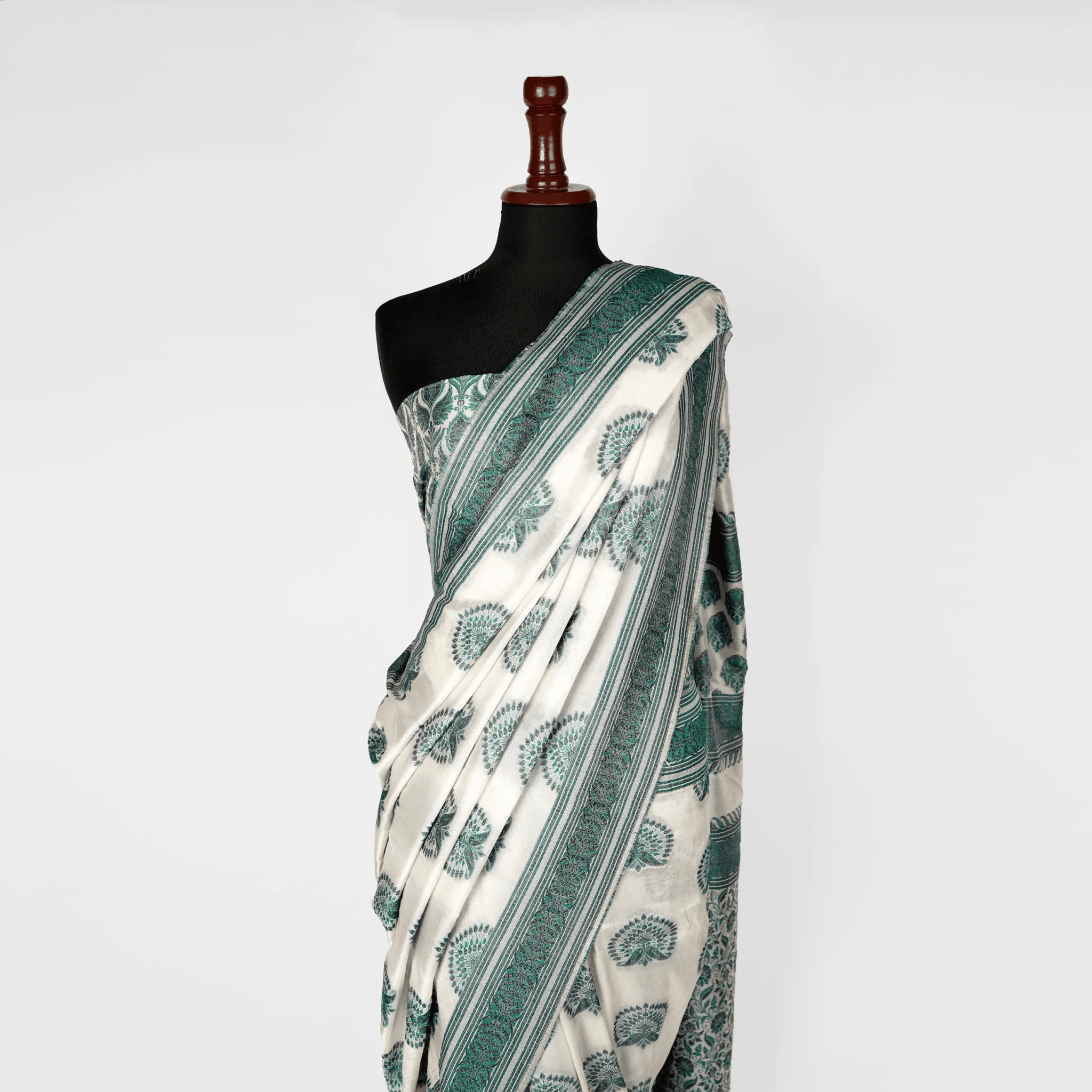 'Hania' – Peacock Bunch & Pattern Border Saree - Zahra Maham