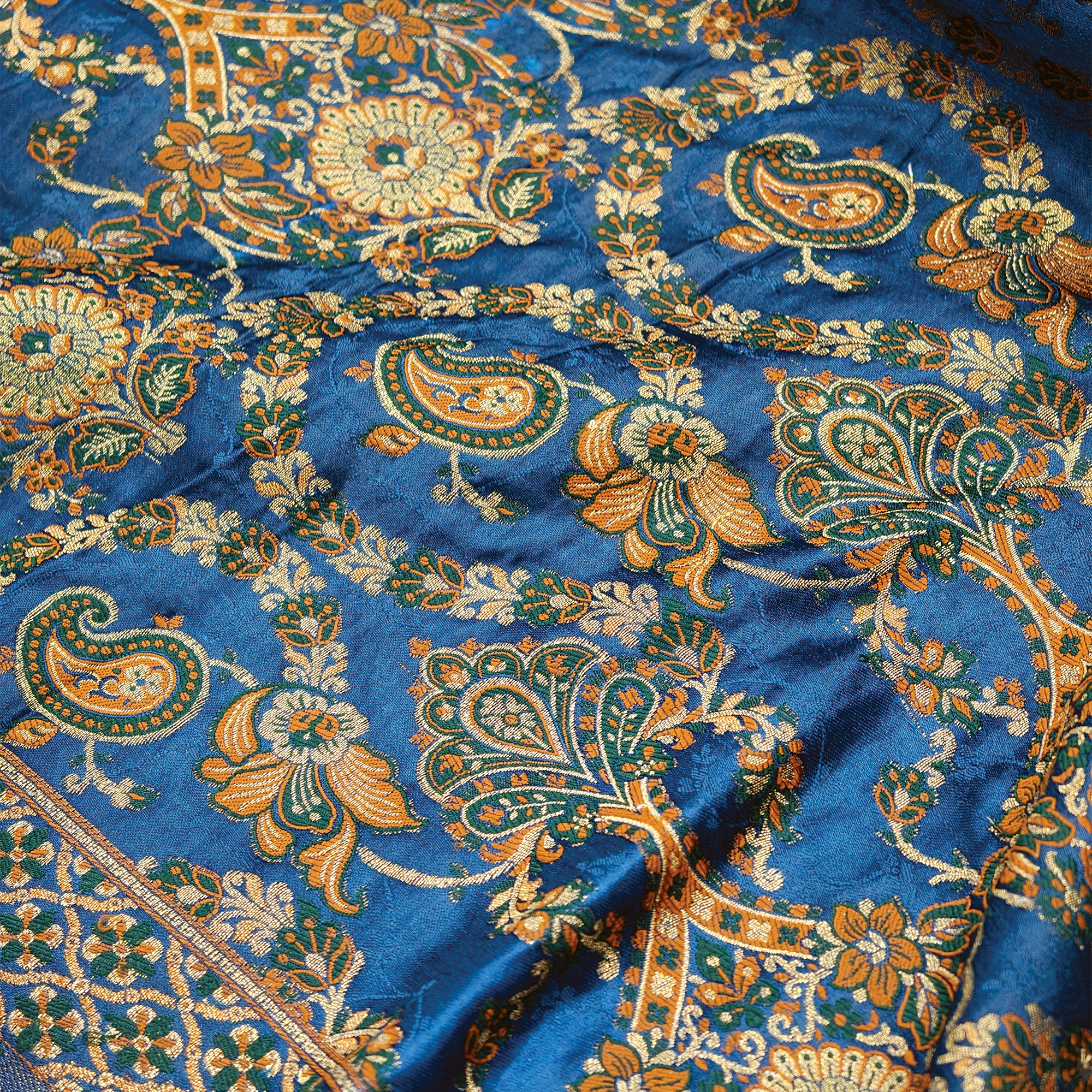 Roshnaab – Satin Jamawar (Multi-Color Thread Weave)