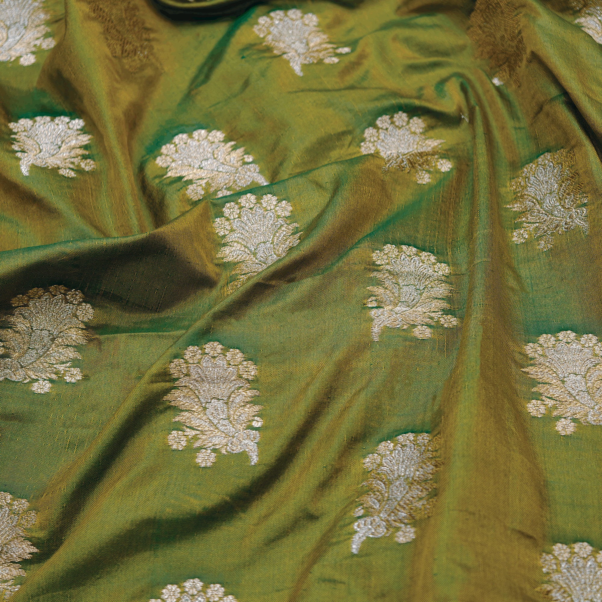 Mehrunisa Fleuristan Katan Silk (Dual Tone Green)
