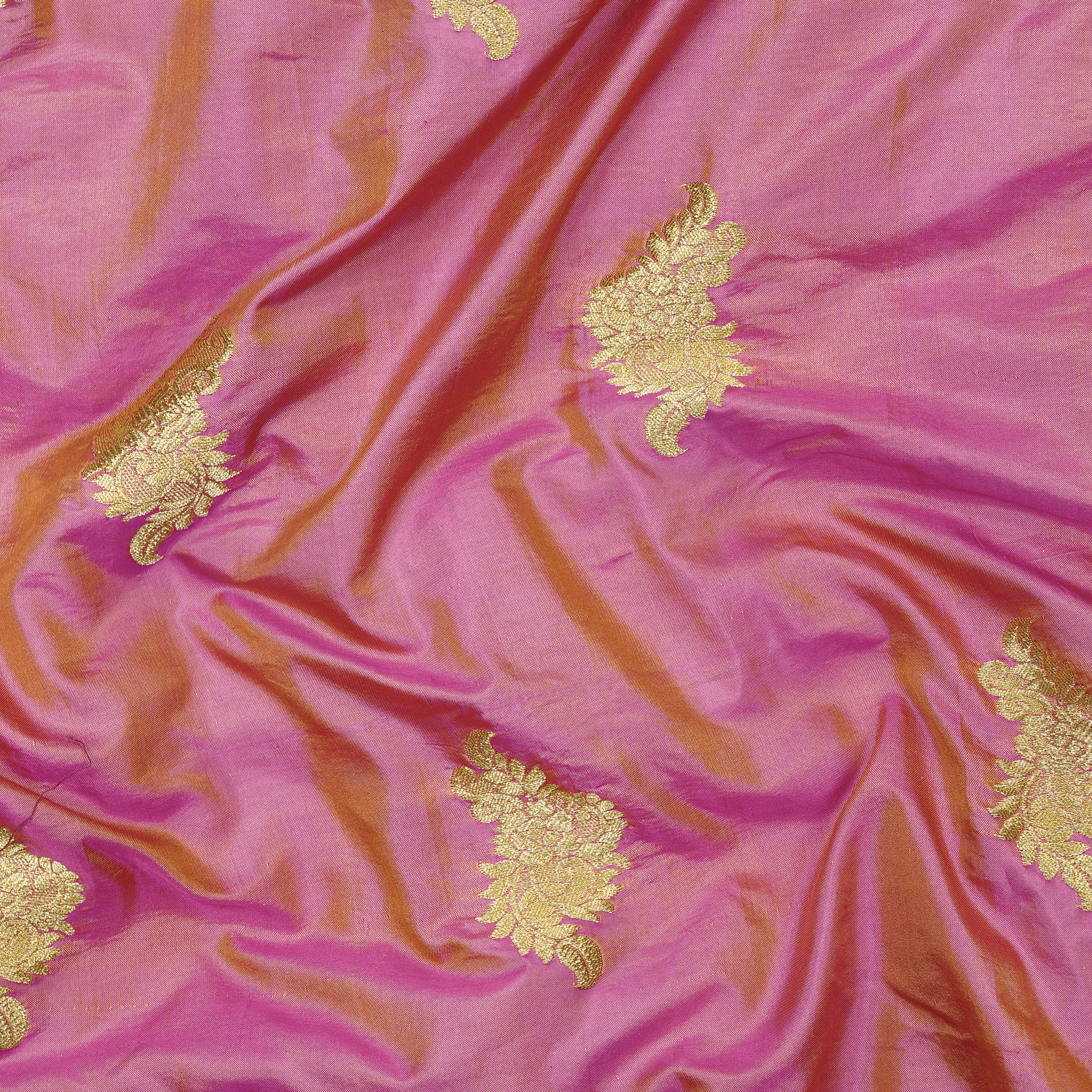 Mehr-e-Taban – Pure Katan (Dhoop Chaon Effect) Silk with Mughal Bunch