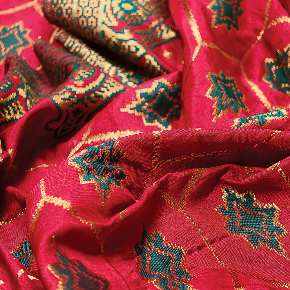 Rouge Étoile — Satin Tehra w/ Border