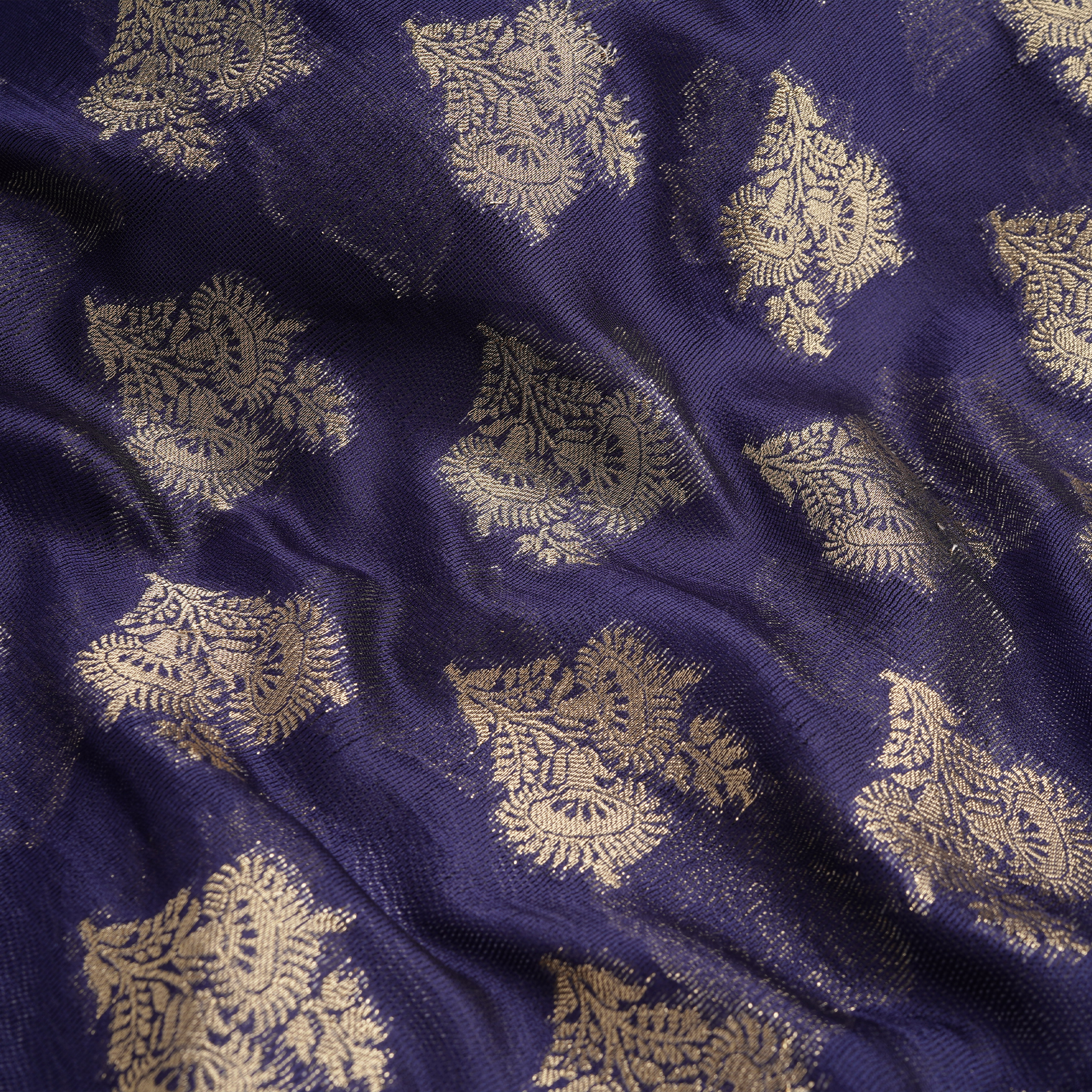 Mehwar – Loom Net Fabric with Golden Zari Bunch