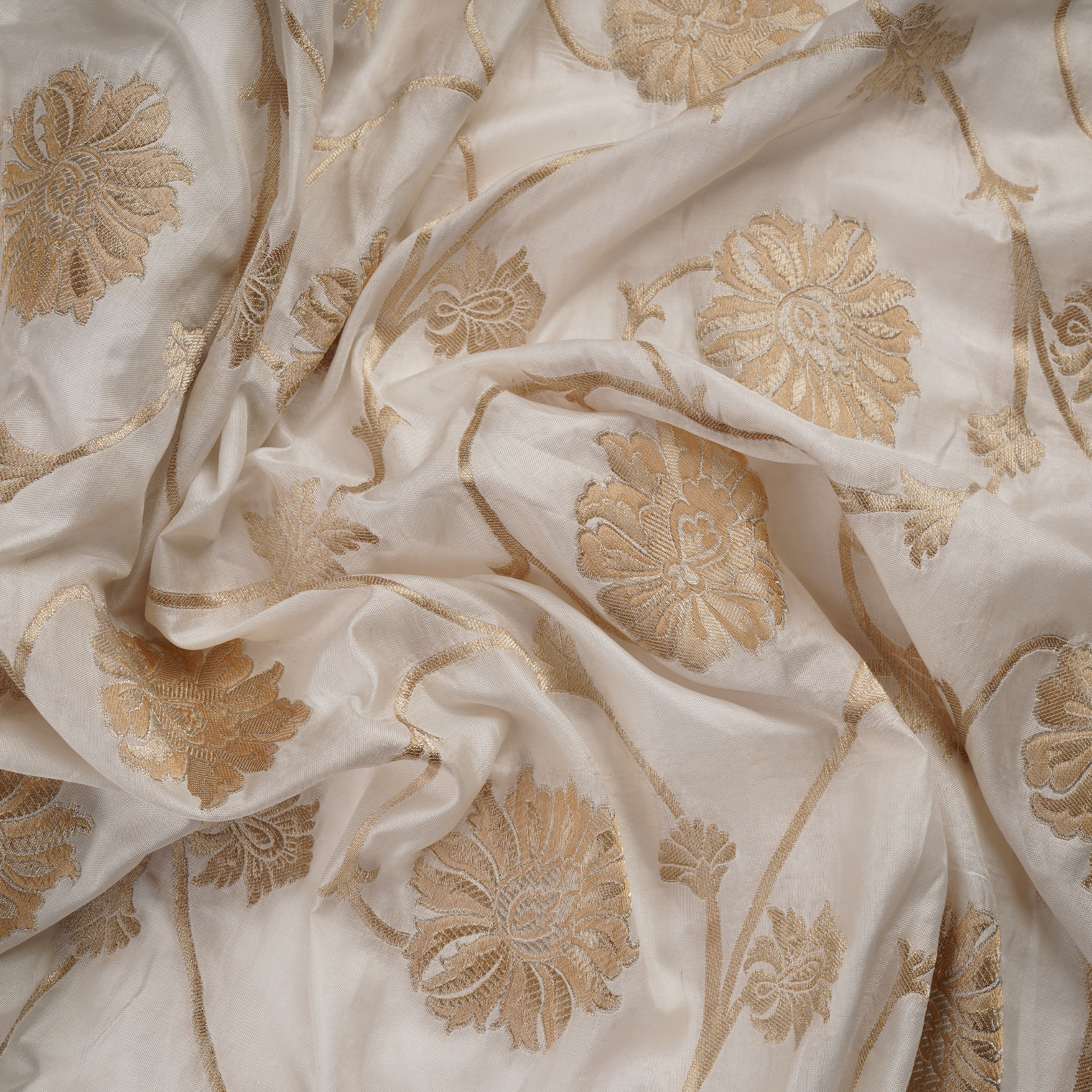 Rang-e-Jameel– Pure Katan Poth (Yarn Dyed | Floral Jaal | 3-Color Thread | Golden & Silver Zari)