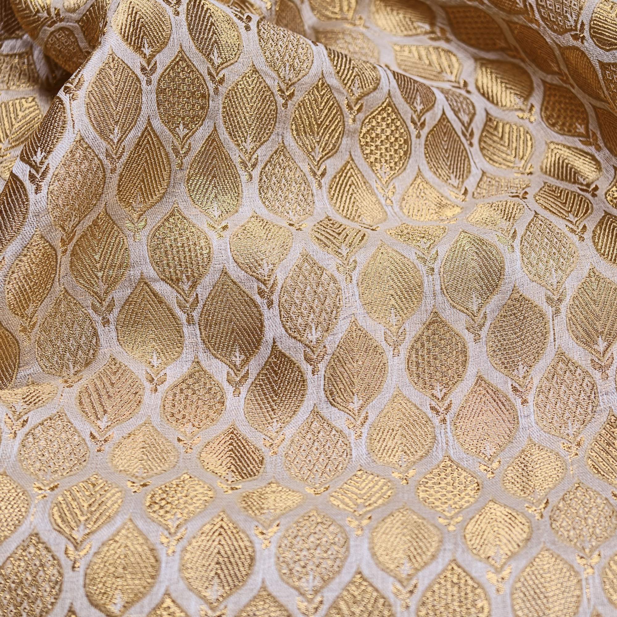 Taj Minara – Pure Katan Silk (Gold)