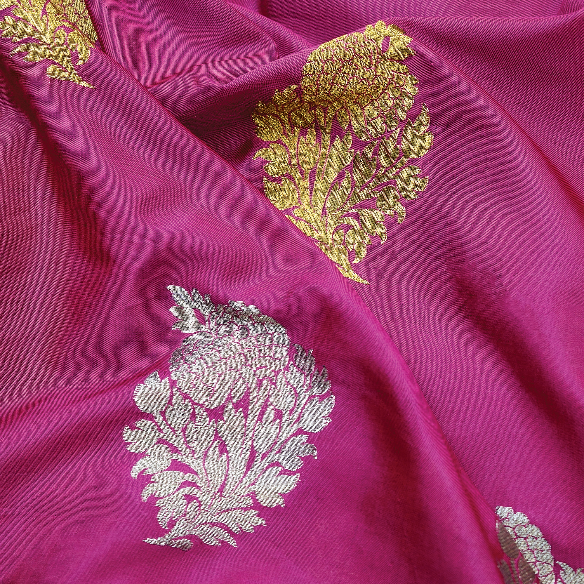 Zarveen Luxe – Mughal Bunch