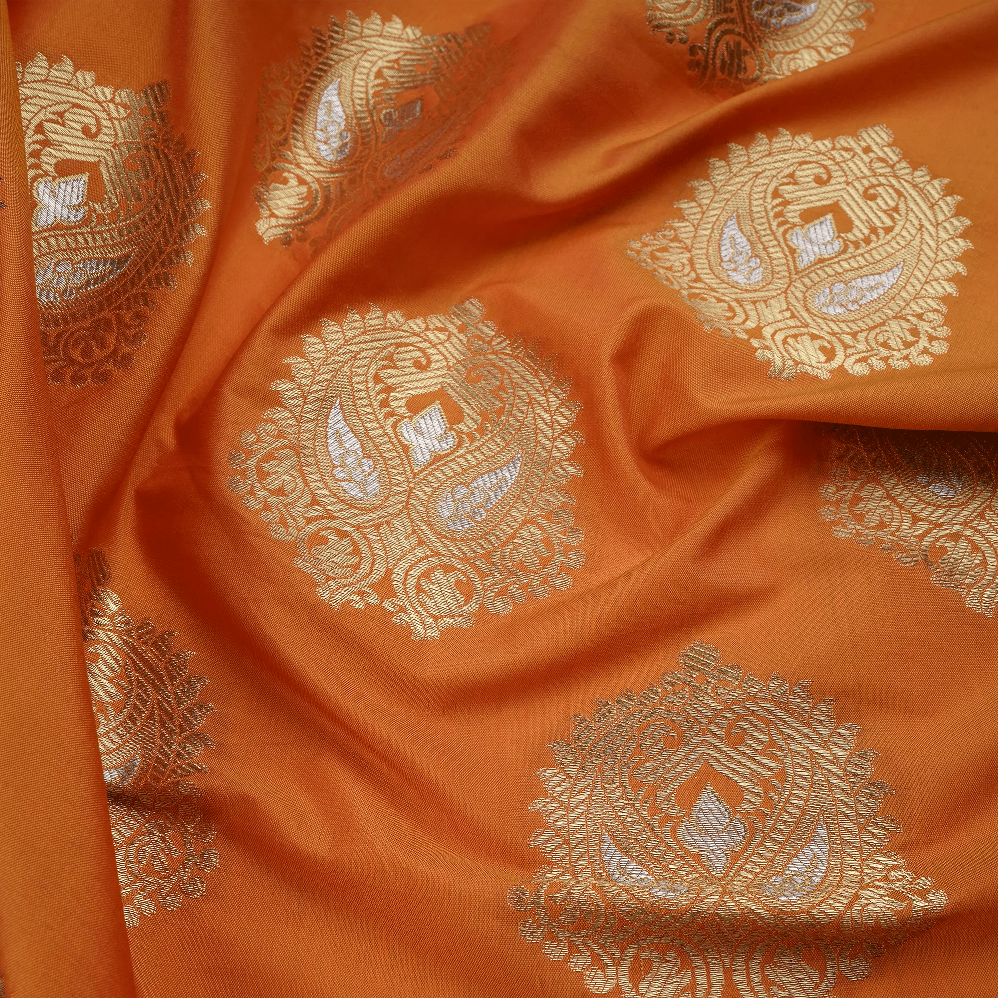 Nayab Gulshan – Blended Katan Silk with Bunch Pattern - Zahra Maham