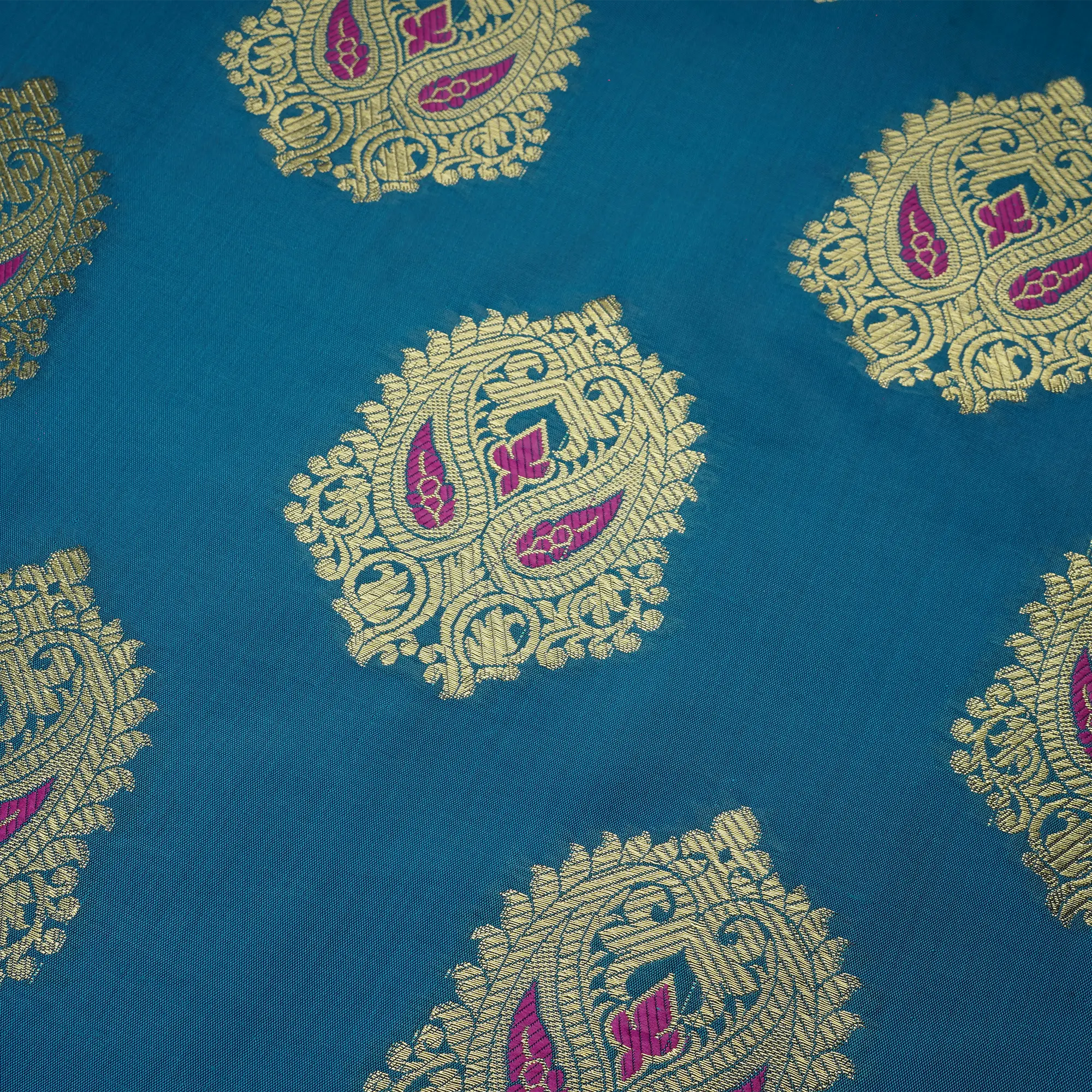 Nayab Gulshan – Blended Katan Silk with Bunch Pattern - Zahra Maham
