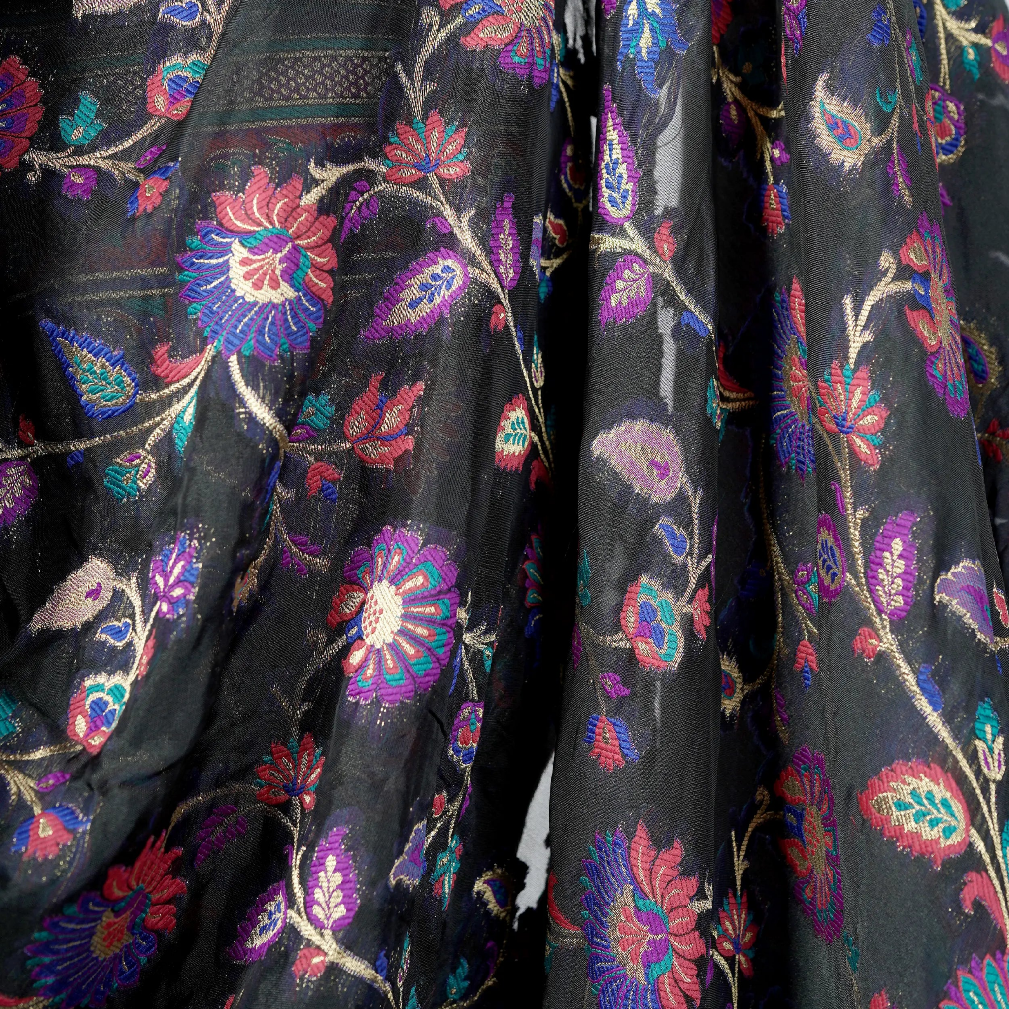 'Noor-e-Siyah' – Floral Jaal & Mughal Border Saree - Zahra Maham