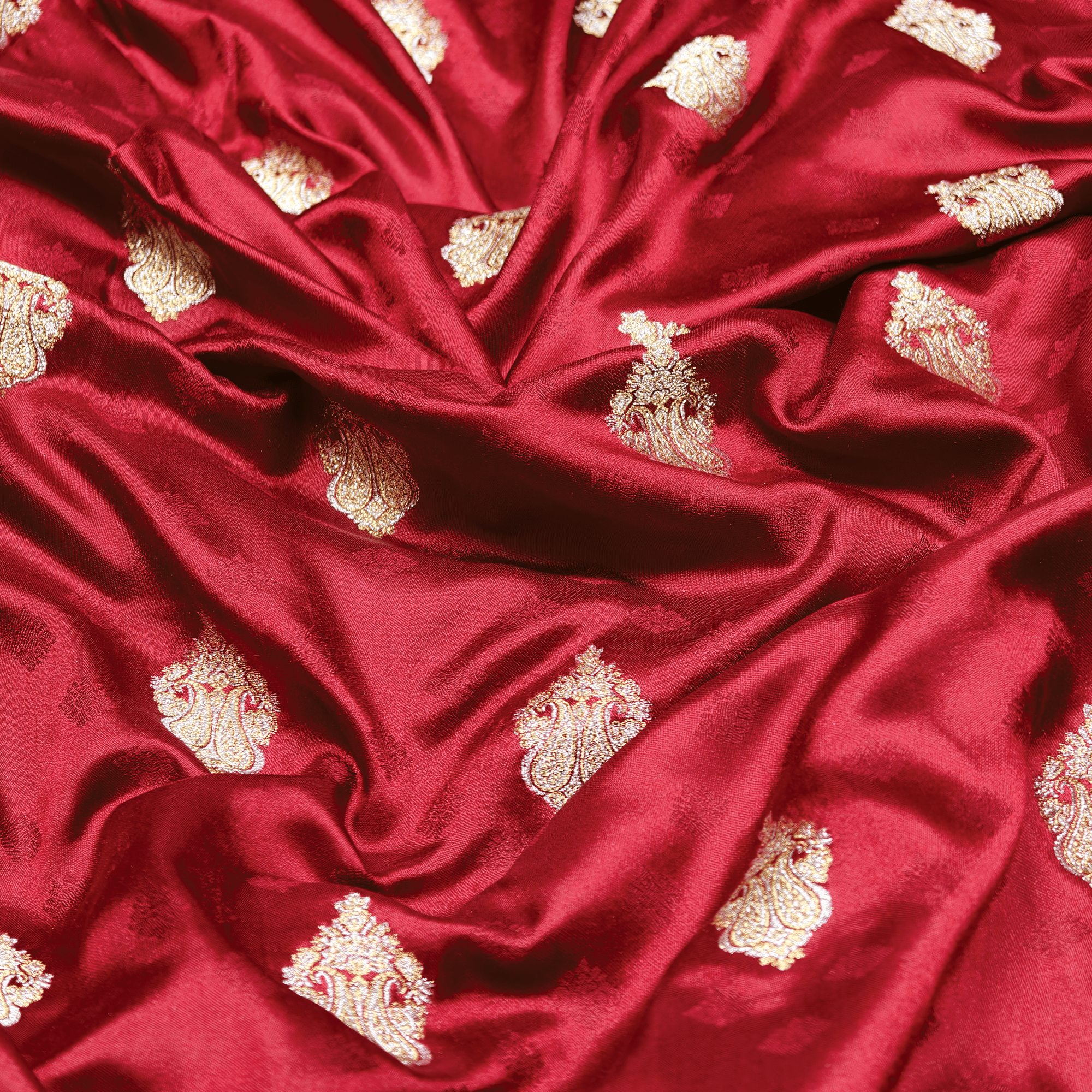 Noorbaaf – Self Jamawar Katan Satin with Mughal Buti - Zahra Maham