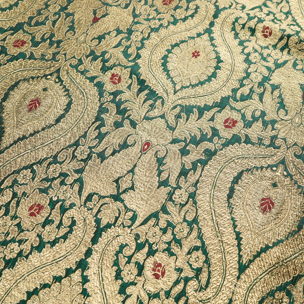 Rang-e-Mughal – Satin with 4-Color Weave & Mughal Pattern