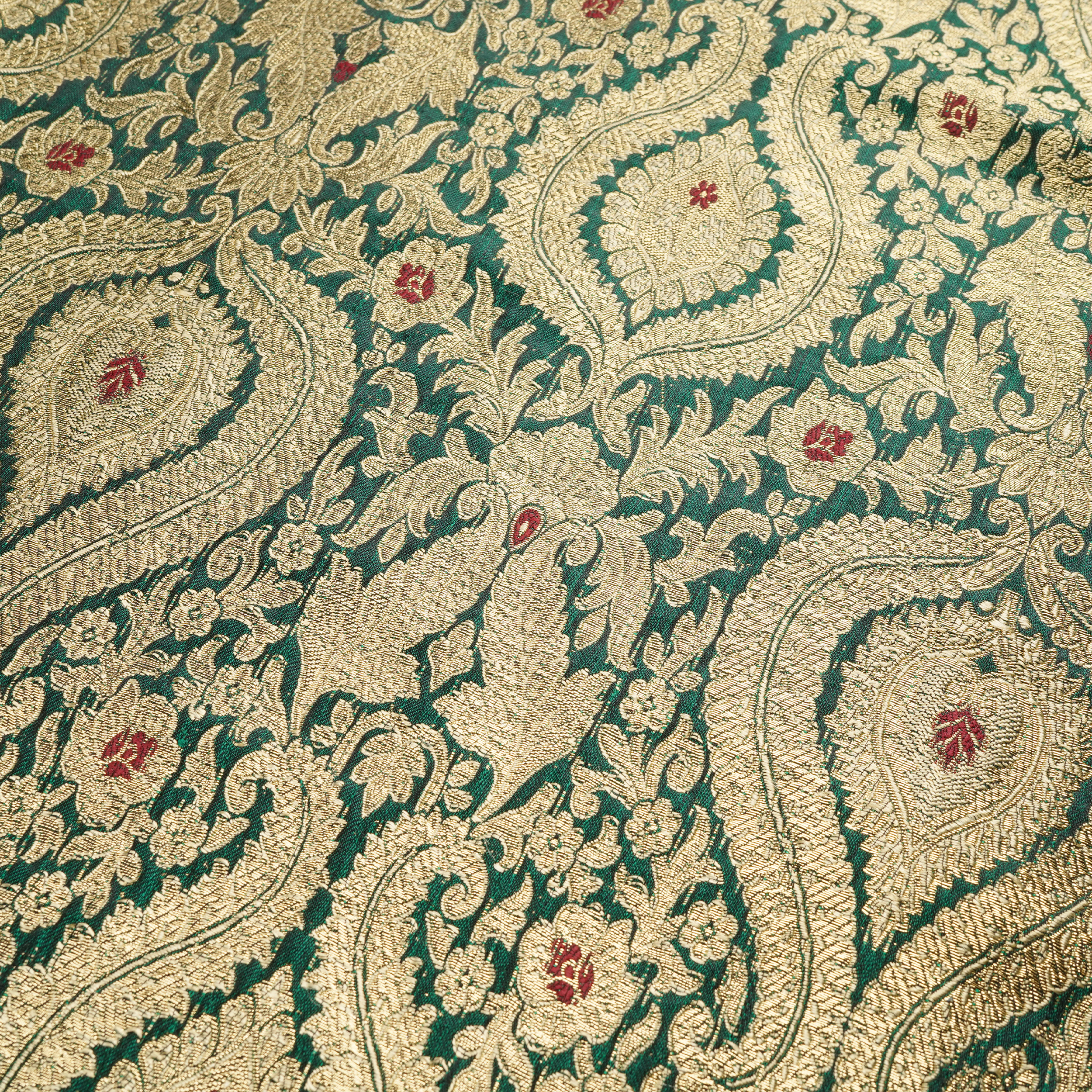 Rang-e-Mughal – Satin with 4-Color Weave & Mughal Pattern